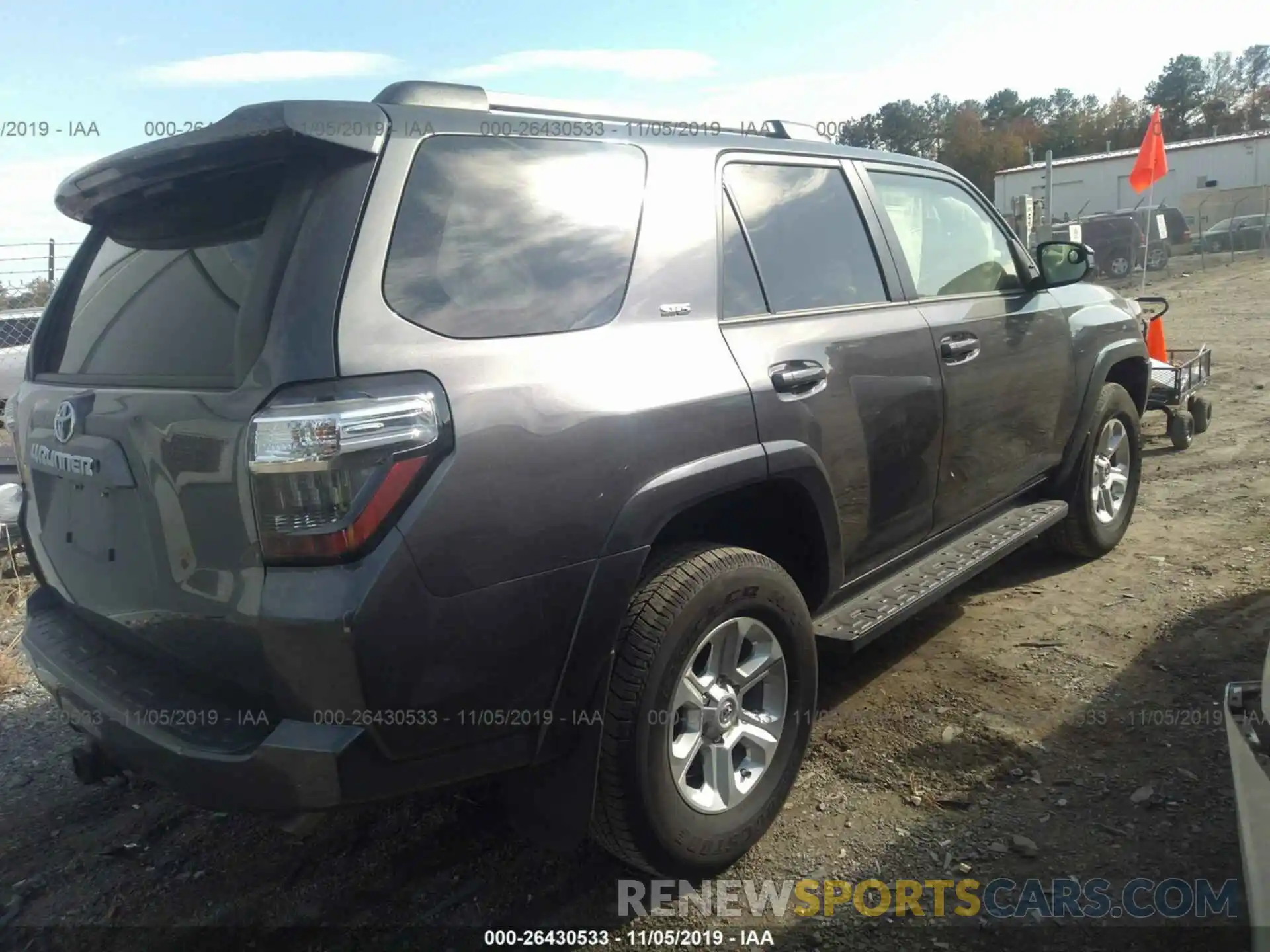 4 Фотография поврежденного автомобиля JTEBU5JR6K5623468 TOYOTA 4RUNNER 2019