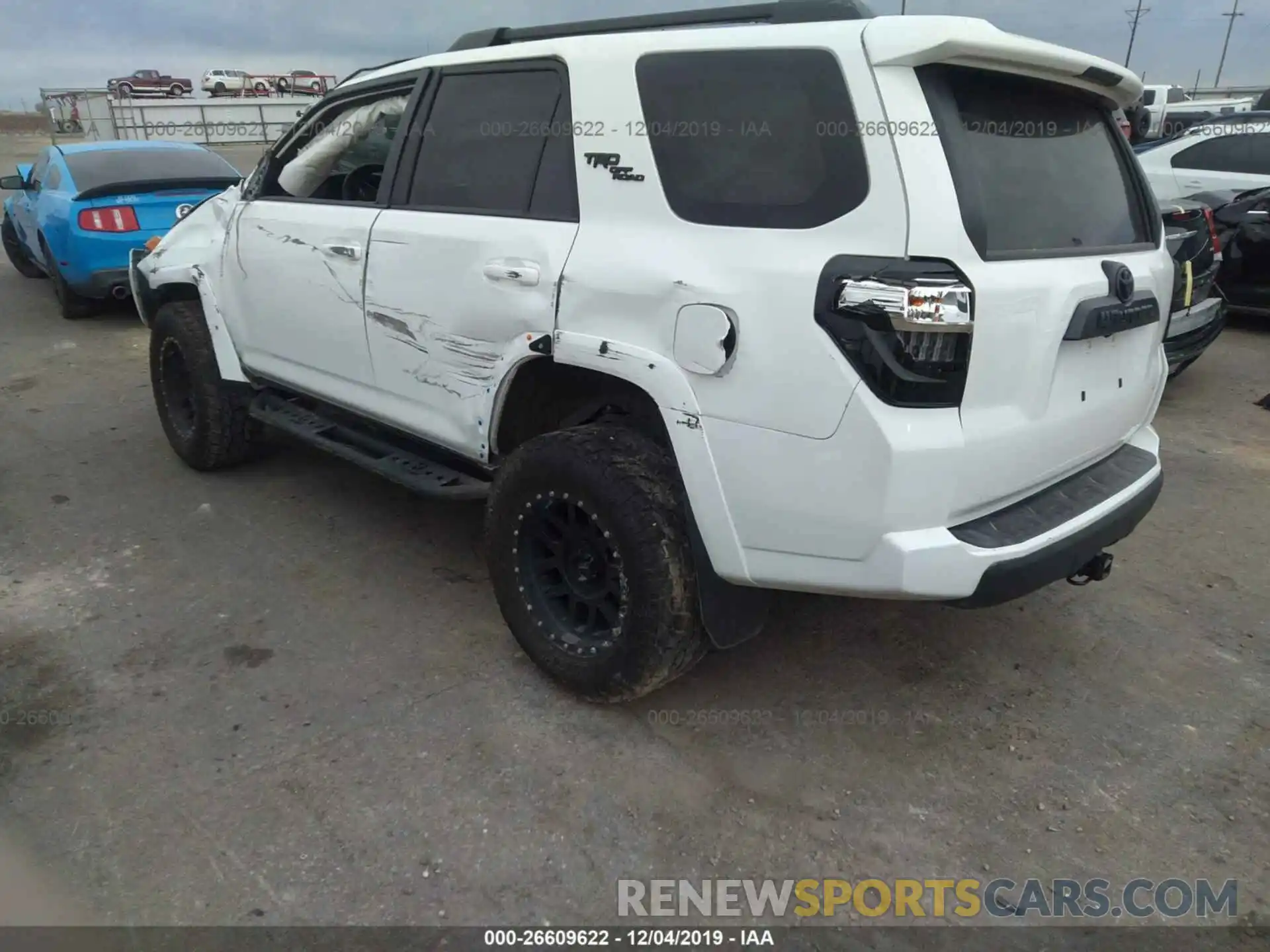 3 Фотография поврежденного автомобиля JTEBU5JR6K5627343 TOYOTA 4RUNNER 2019