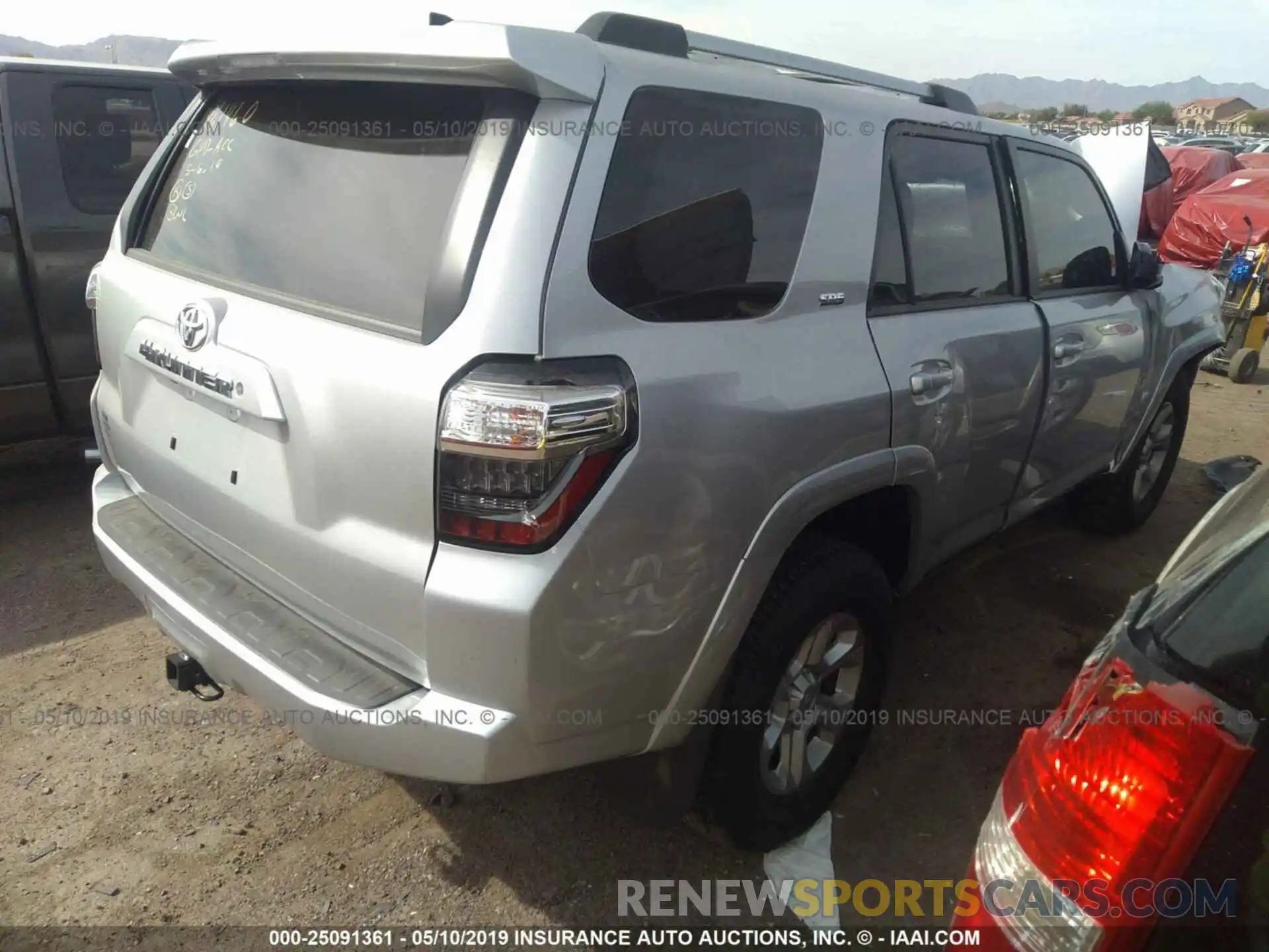 4 Фотография поврежденного автомобиля JTEBU5JR6K5628993 TOYOTA 4RUNNER 2019