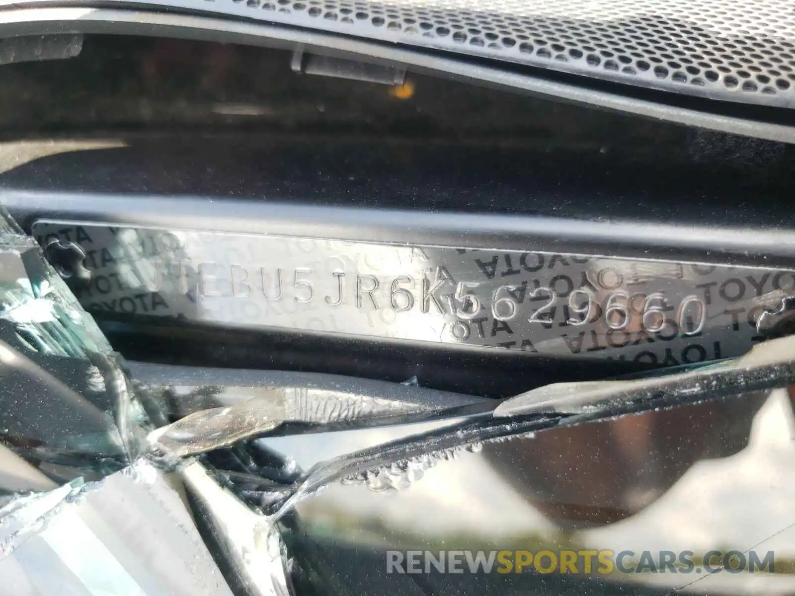 10 Photograph of a damaged car JTEBU5JR6K5629660 TOYOTA 4RUNNER 2019