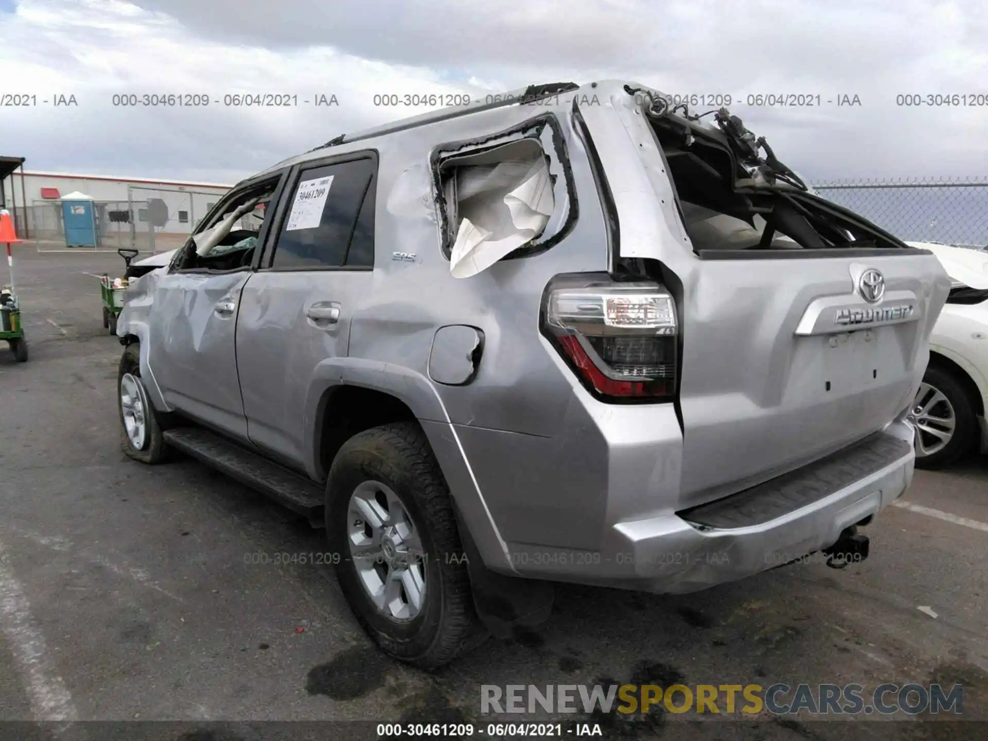 3 Фотография поврежденного автомобиля JTEBU5JR6K5631019 TOYOTA 4RUNNER 2019