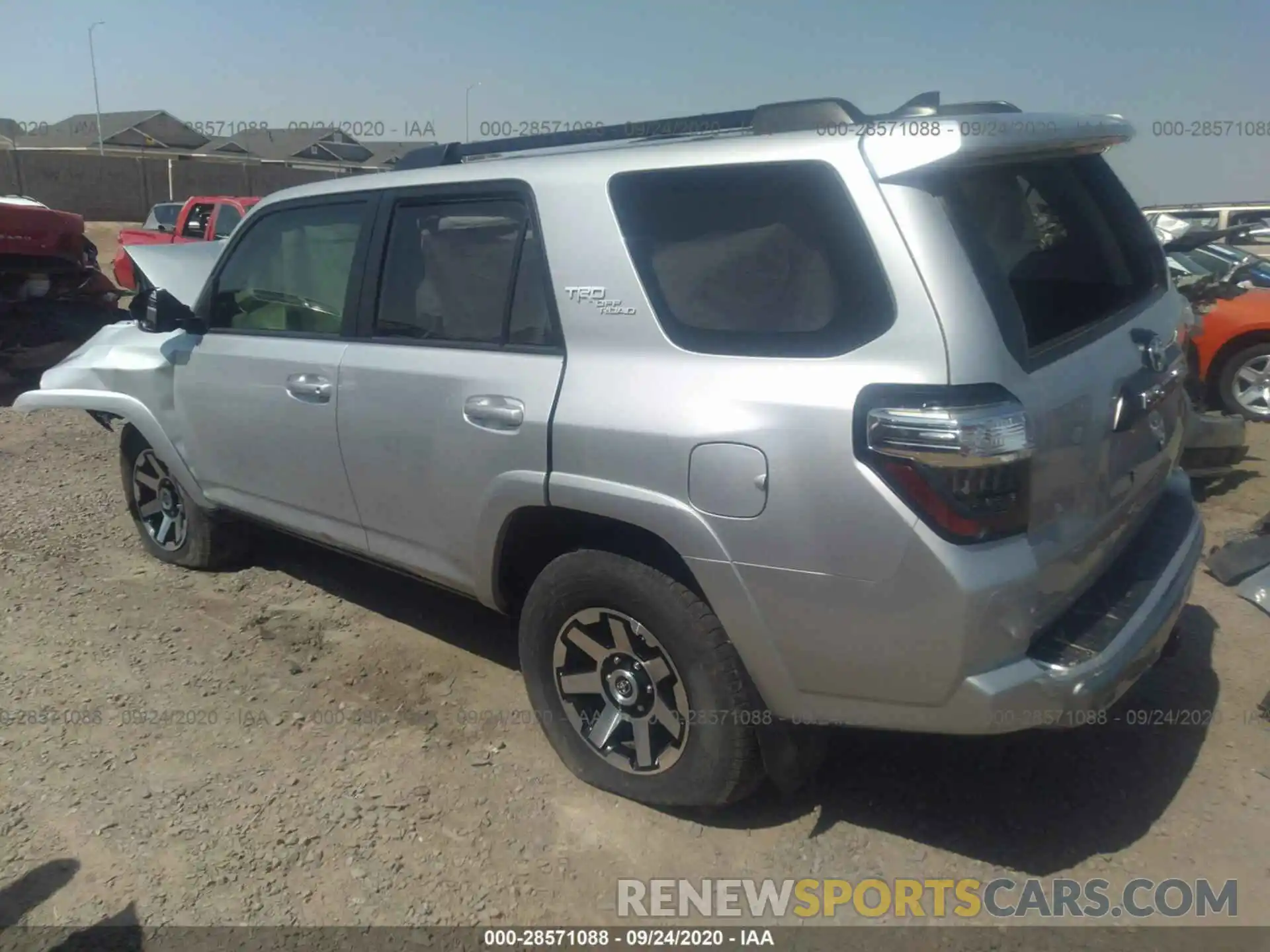 3 Фотография поврежденного автомобиля JTEBU5JR6K5639685 TOYOTA 4RUNNER 2019