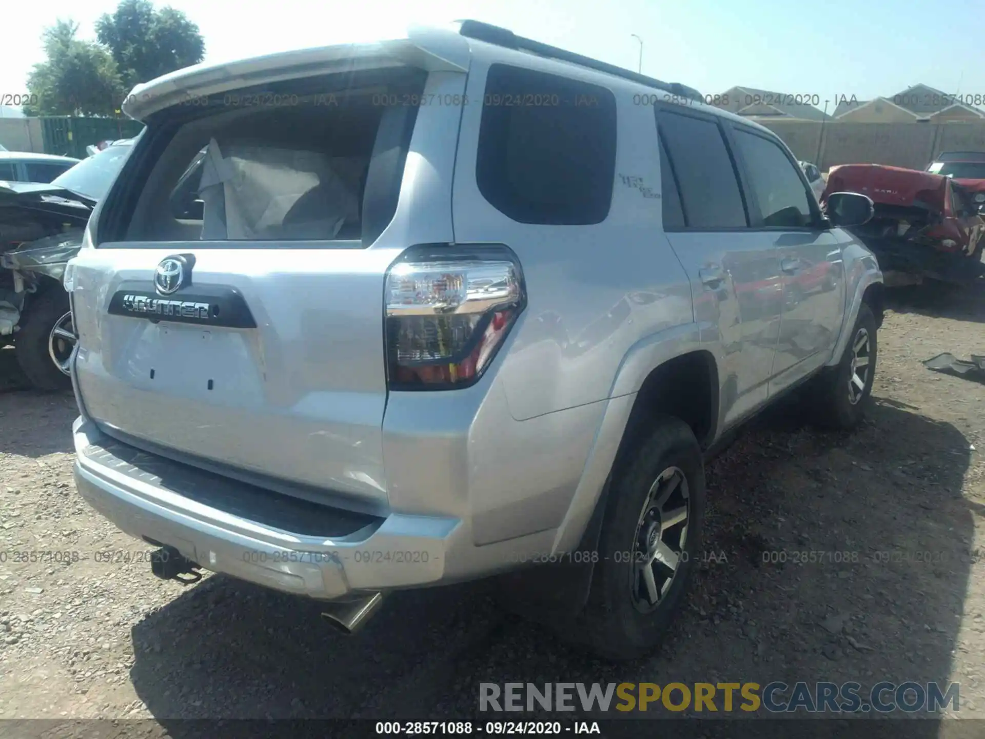 4 Фотография поврежденного автомобиля JTEBU5JR6K5639685 TOYOTA 4RUNNER 2019