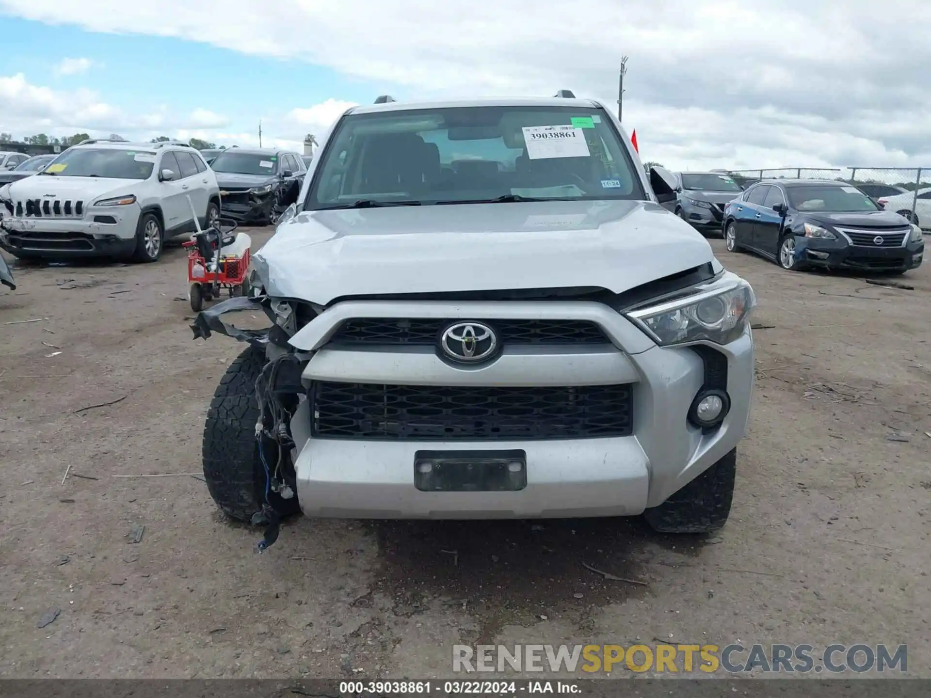 12 Photograph of a damaged car JTEBU5JR6K5640383 TOYOTA 4RUNNER 2019