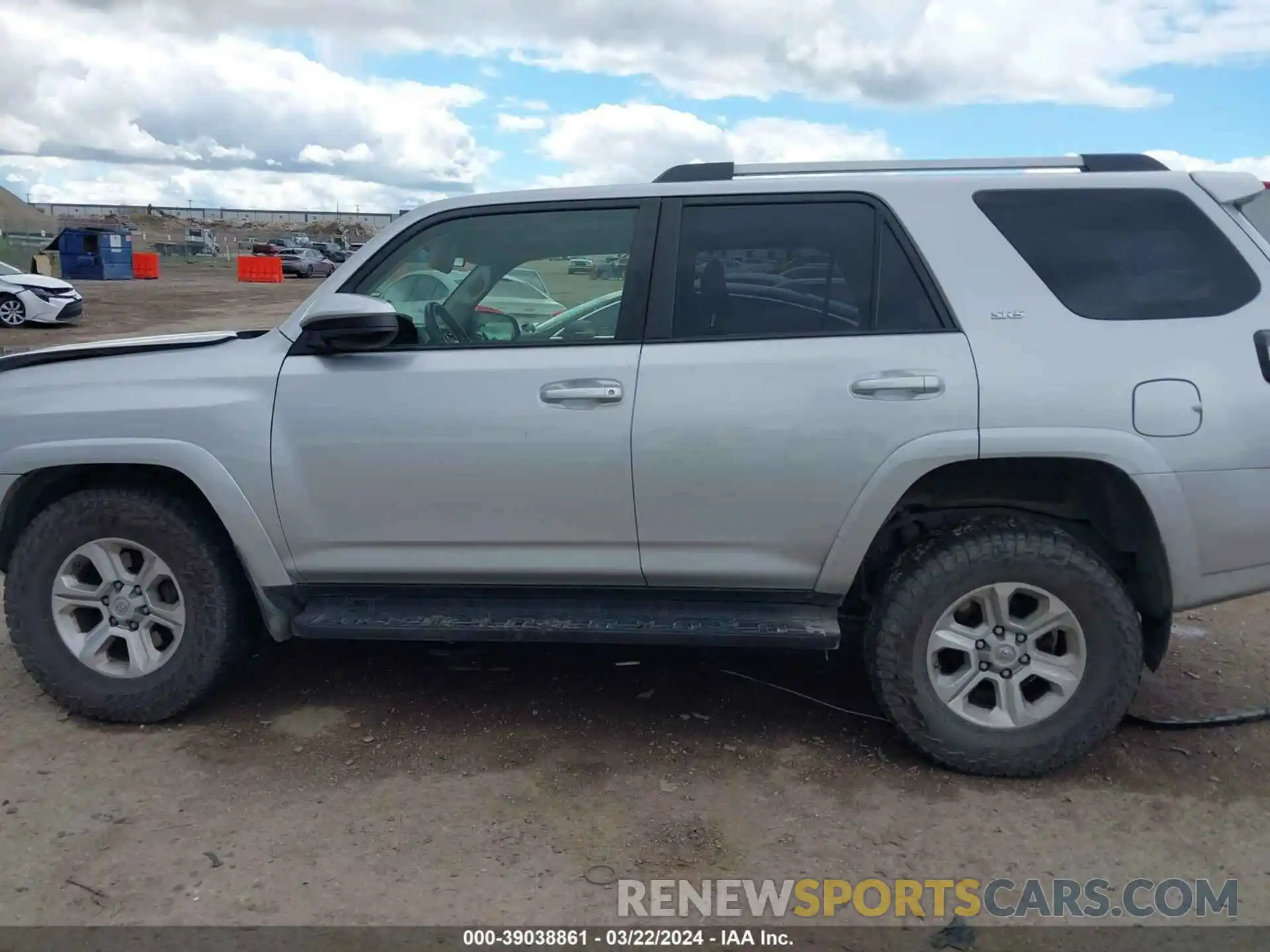 14 Photograph of a damaged car JTEBU5JR6K5640383 TOYOTA 4RUNNER 2019