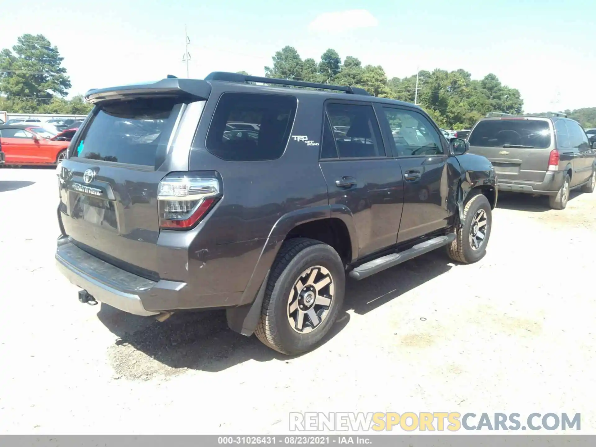 4 Фотография поврежденного автомобиля JTEBU5JR6K5642716 TOYOTA 4RUNNER 2019