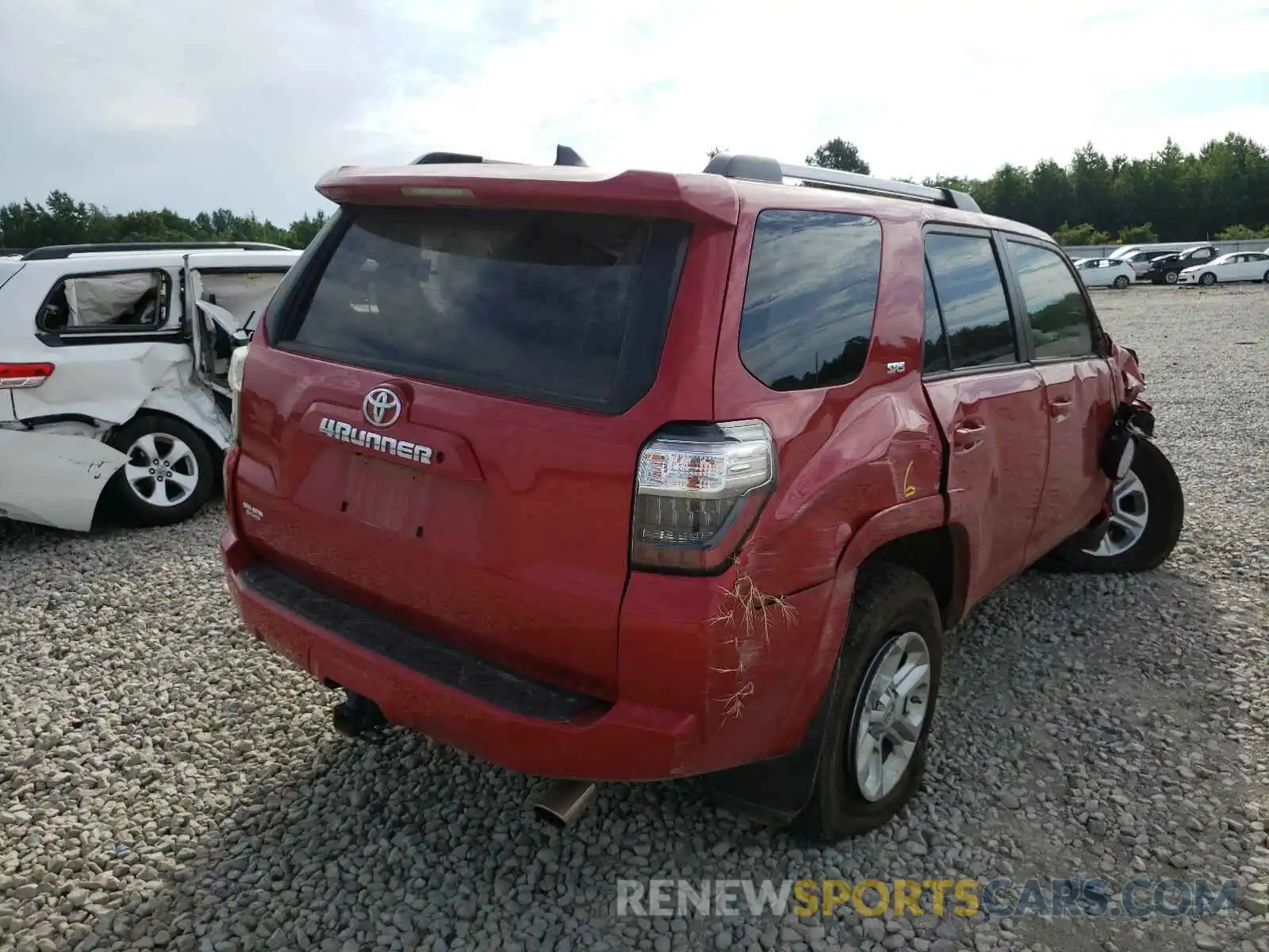 4 Photograph of a damaged car JTEBU5JR6K5648404 TOYOTA 4RUNNER 2019