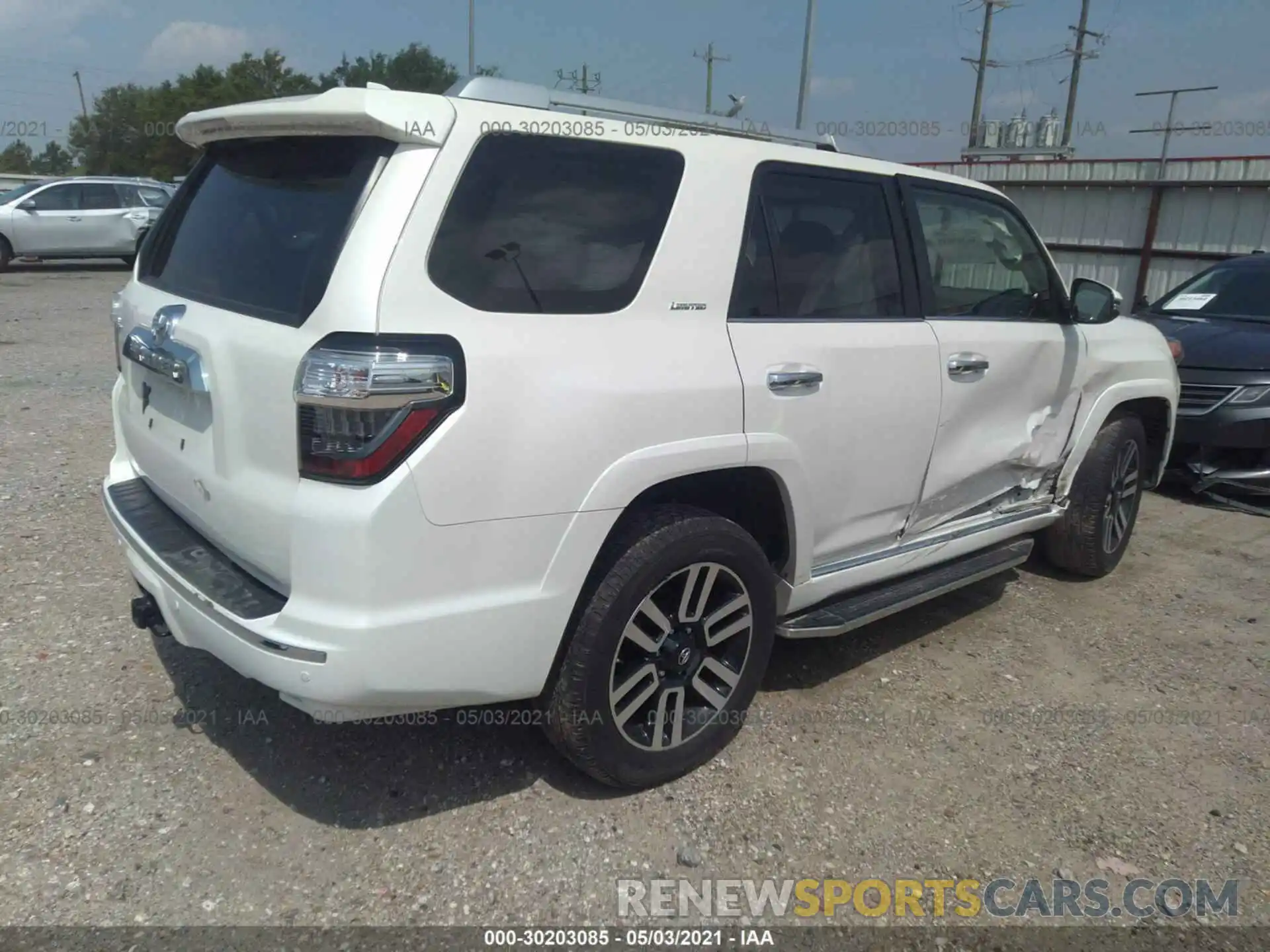 4 Photograph of a damaged car JTEBU5JR6K5652887 TOYOTA 4RUNNER 2019