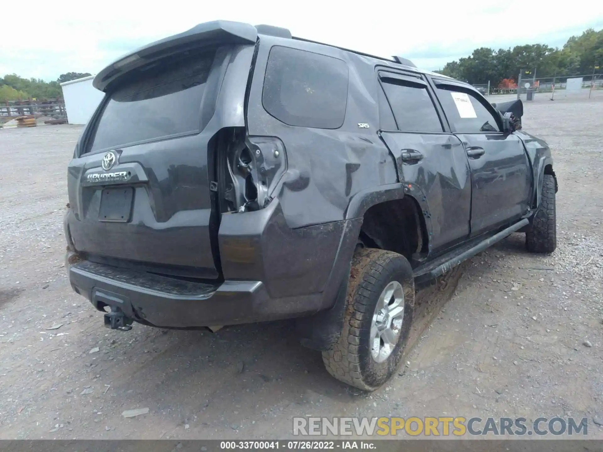 4 Photograph of a damaged car JTEBU5JR6K5656938 TOYOTA 4RUNNER 2019