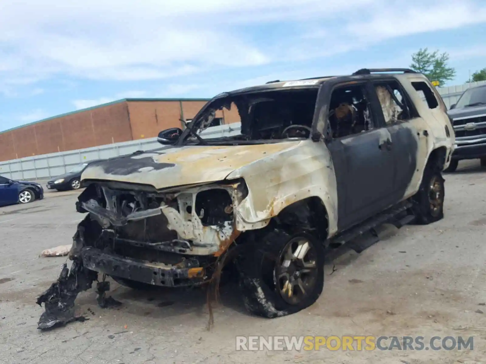 2 Photograph of a damaged car JTEBU5JR6K5658401 TOYOTA 4RUNNER 2019