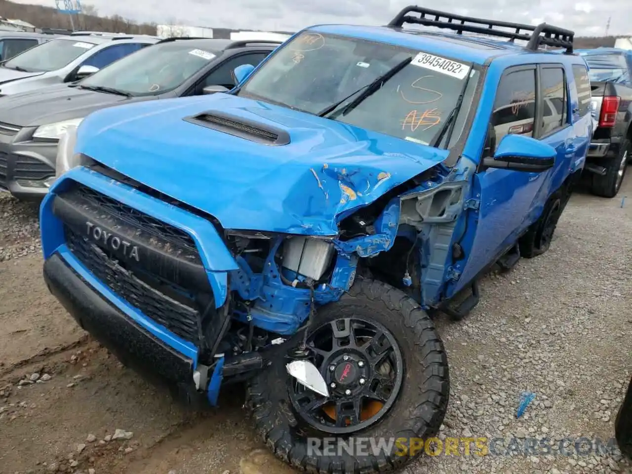 2 Photograph of a damaged car JTEBU5JR6K5658429 TOYOTA 4RUNNER 2019