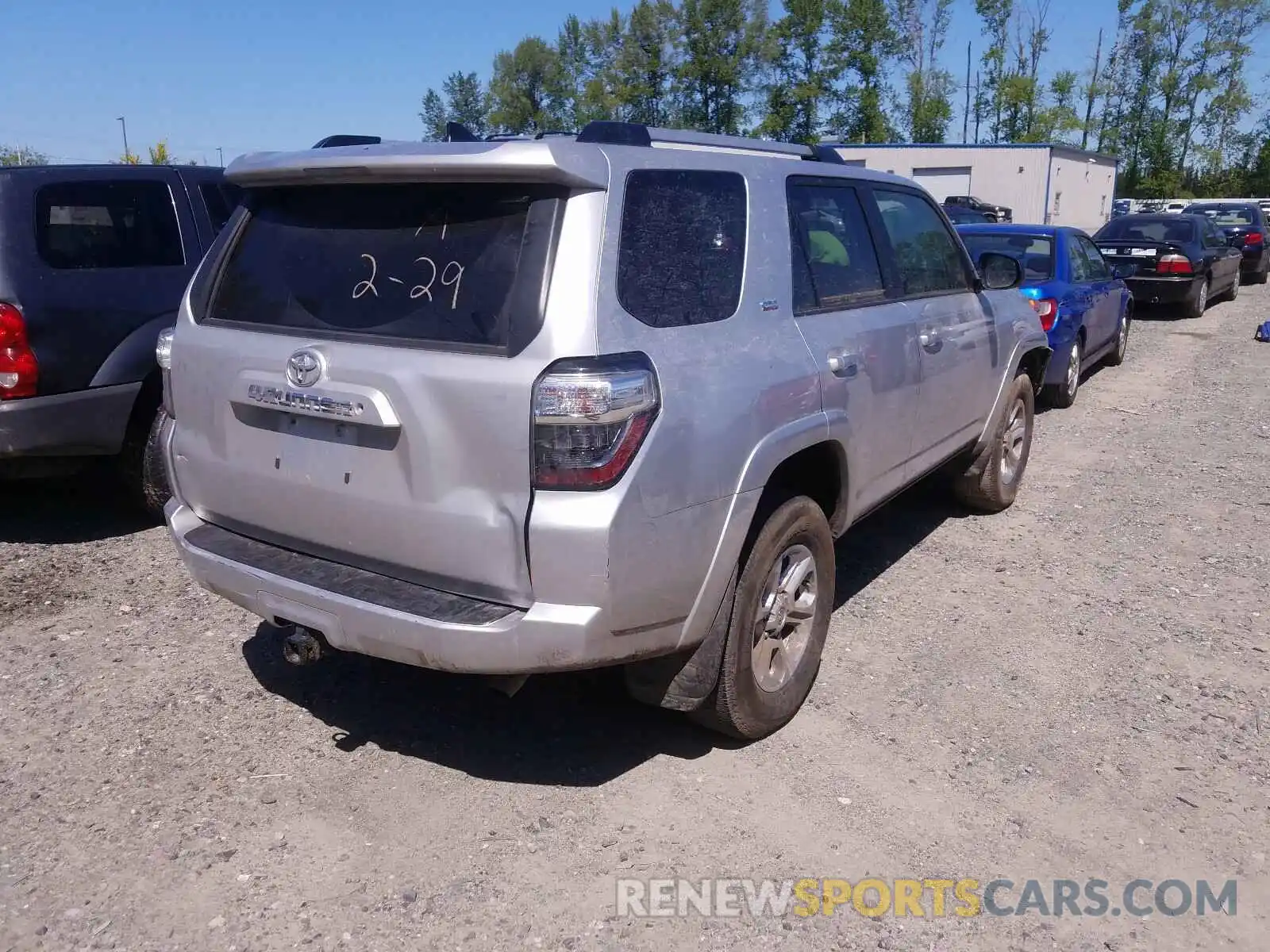 4 Photograph of a damaged car JTEBU5JR6K5660584 TOYOTA 4RUNNER 2019