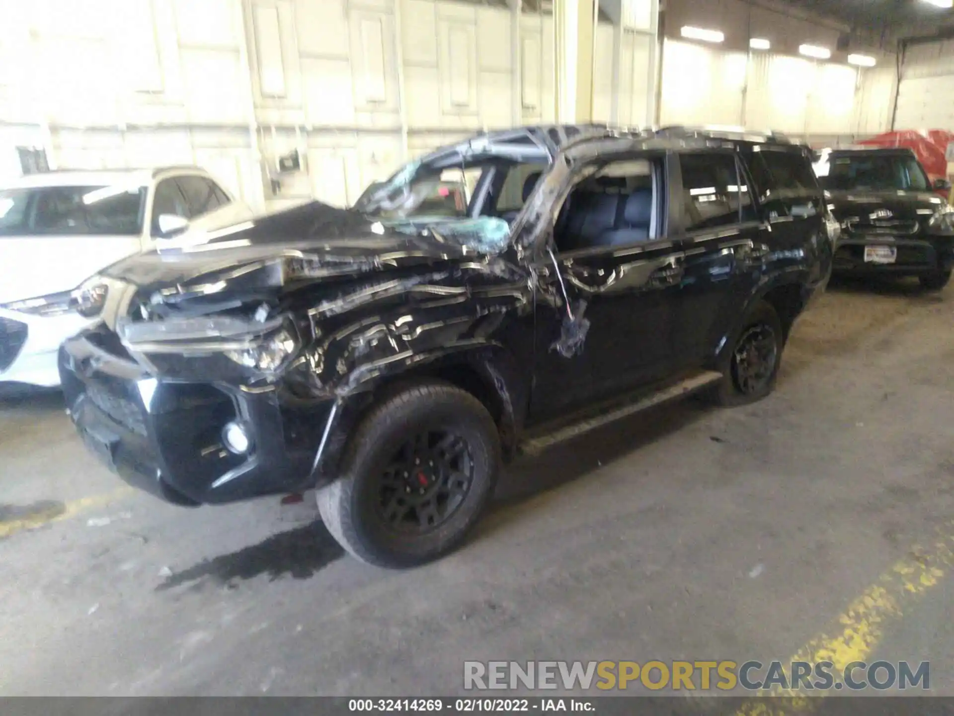 2 Photograph of a damaged car JTEBU5JR6K5661380 TOYOTA 4RUNNER 2019