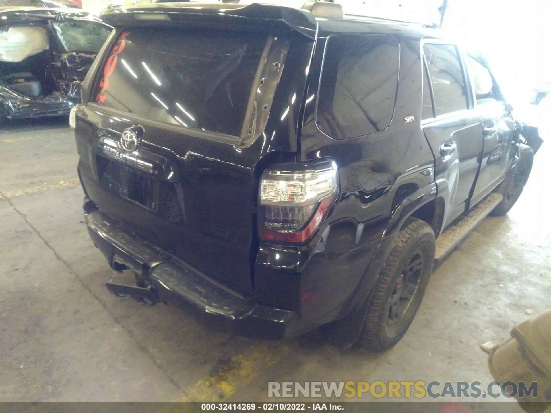 4 Фотография поврежденного автомобиля JTEBU5JR6K5661380 TOYOTA 4RUNNER 2019