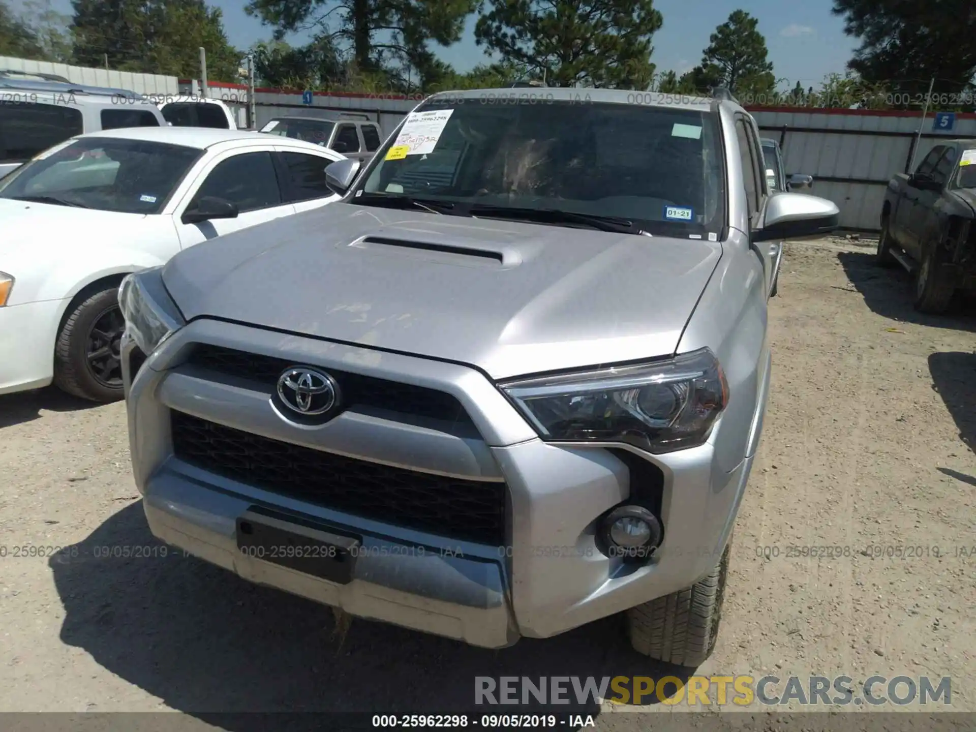 6 Photograph of a damaged car JTEBU5JR6K5665946 TOYOTA 4RUNNER 2019