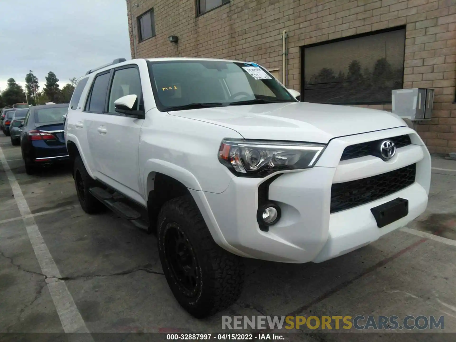 1 Photograph of a damaged car JTEBU5JR6K5667860 TOYOTA 4RUNNER 2019