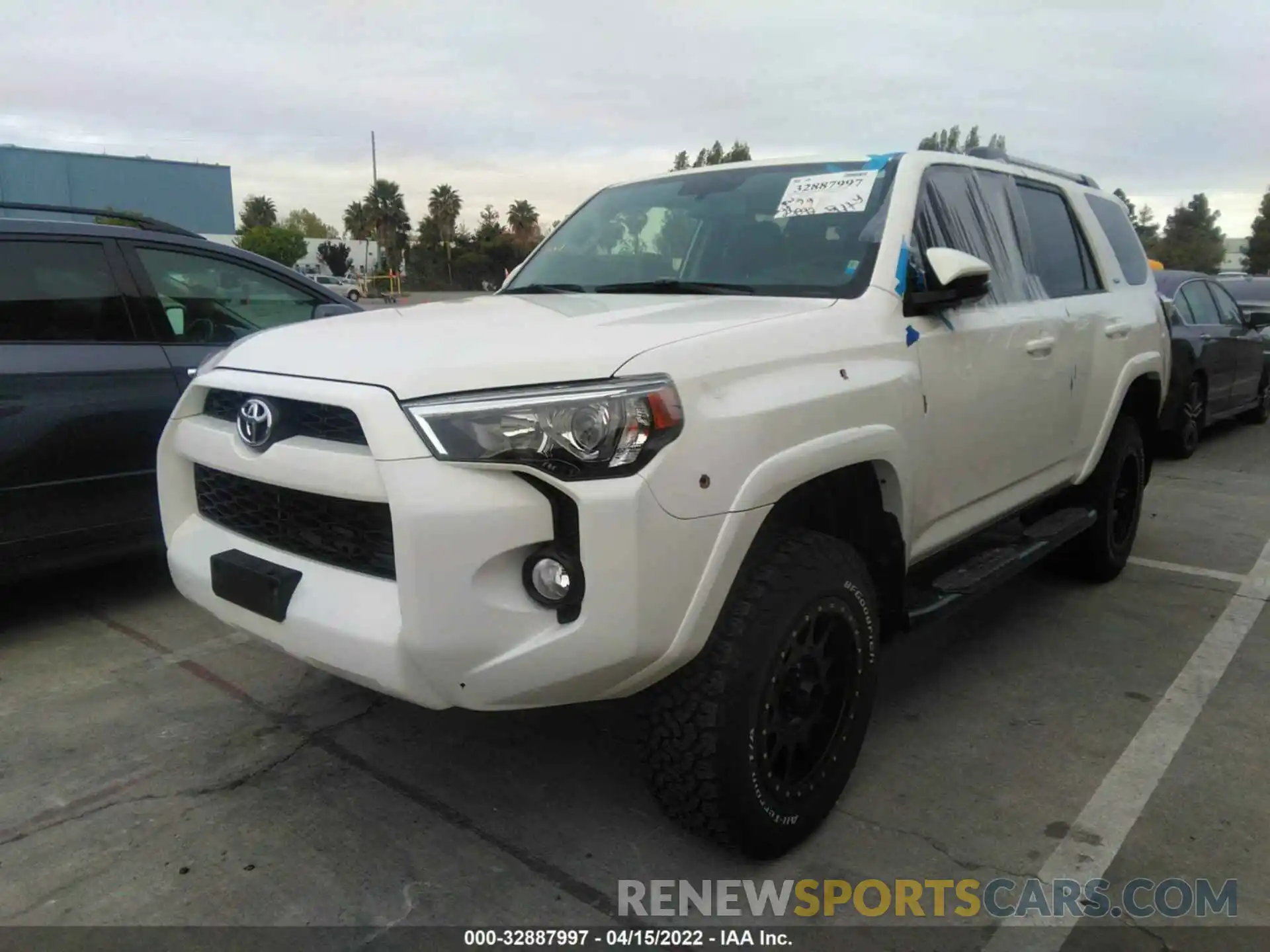 2 Photograph of a damaged car JTEBU5JR6K5667860 TOYOTA 4RUNNER 2019