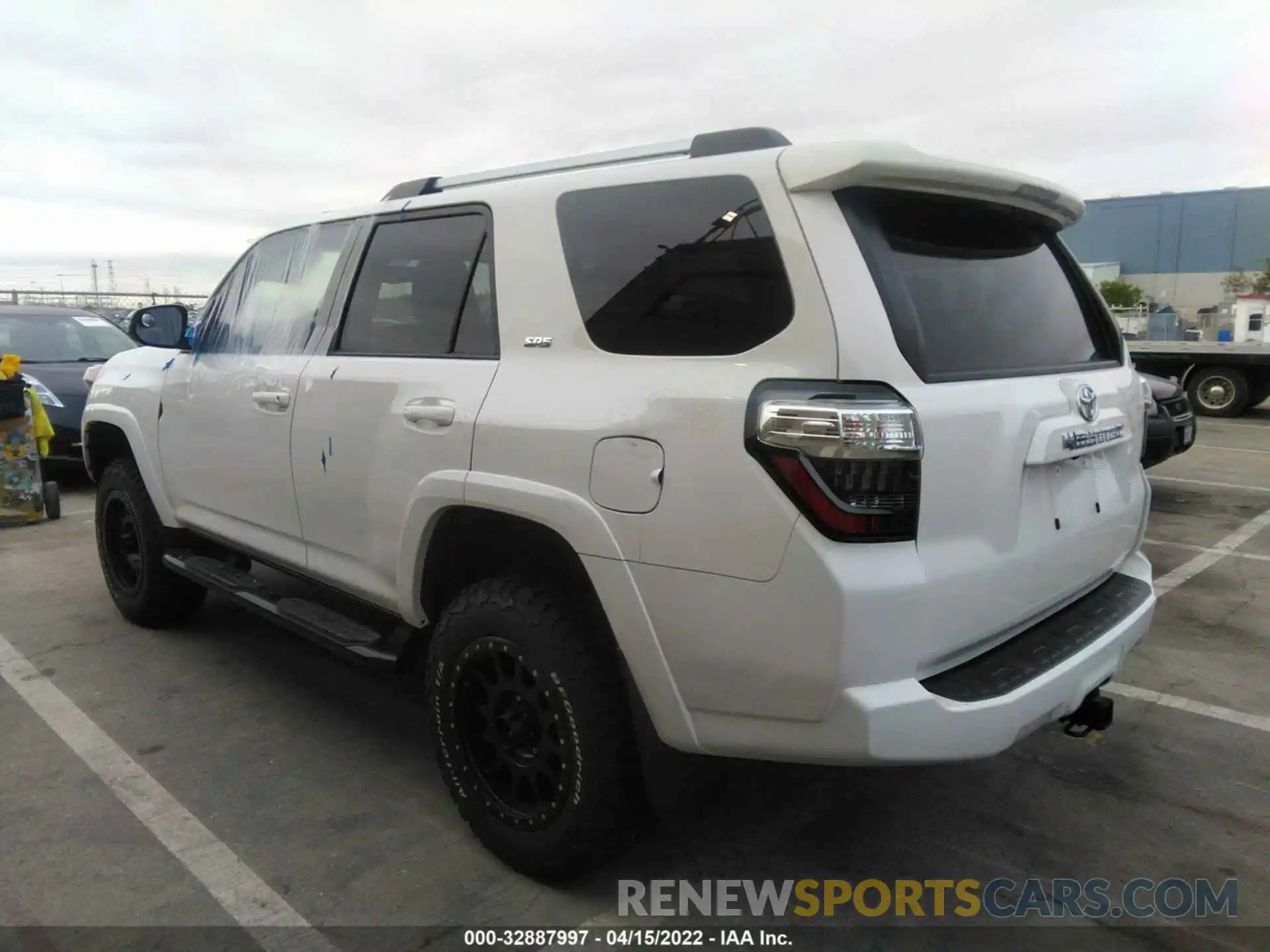 3 Фотография поврежденного автомобиля JTEBU5JR6K5667860 TOYOTA 4RUNNER 2019