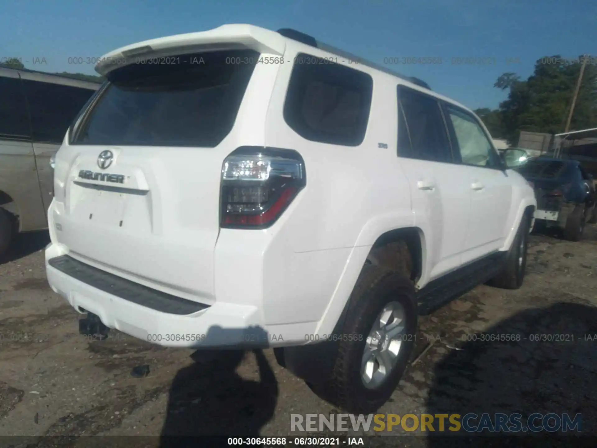 4 Photograph of a damaged car JTEBU5JR6K5668278 TOYOTA 4RUNNER 2019