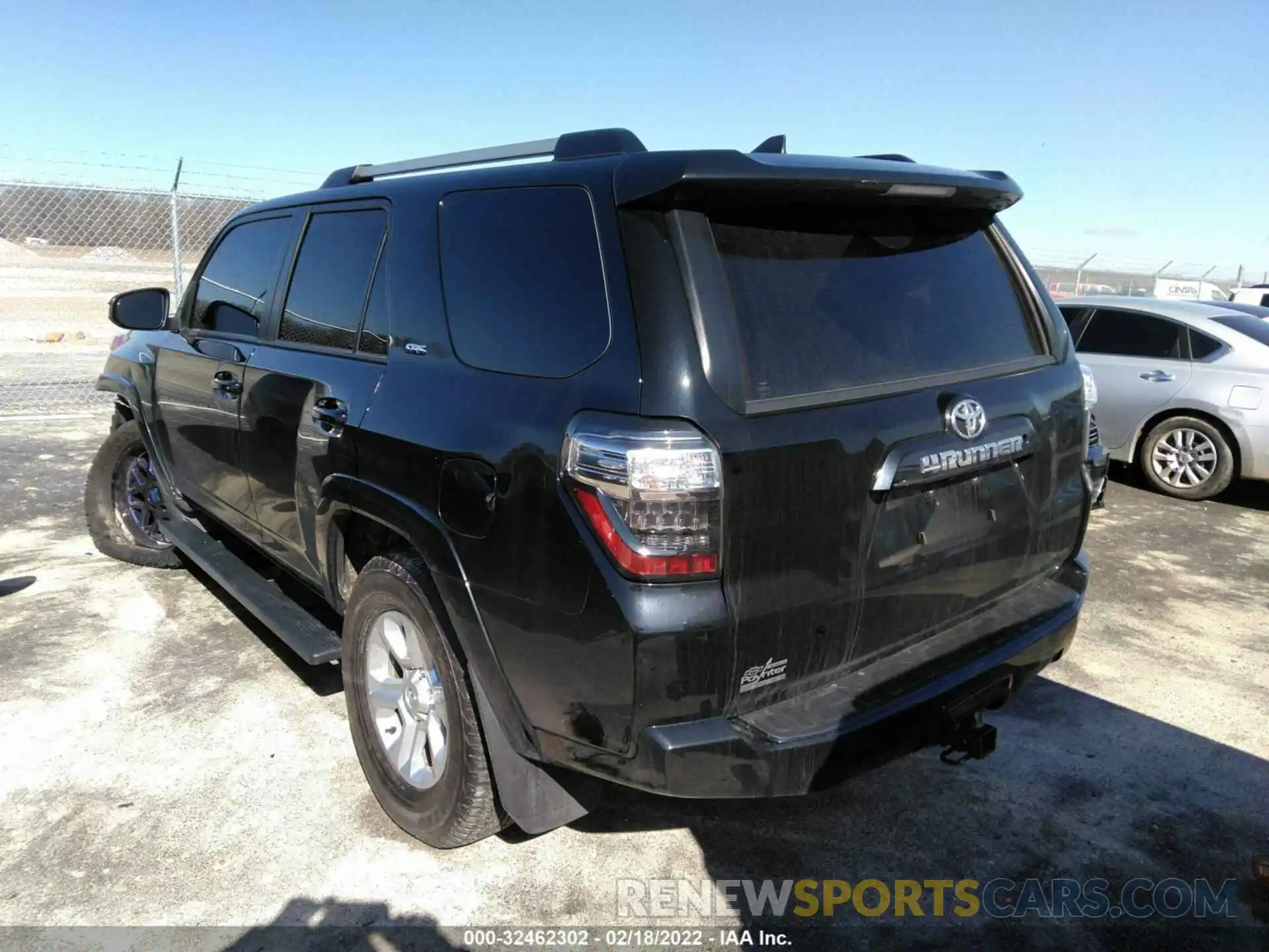 3 Фотография поврежденного автомобиля JTEBU5JR6K5669236 TOYOTA 4RUNNER 2019