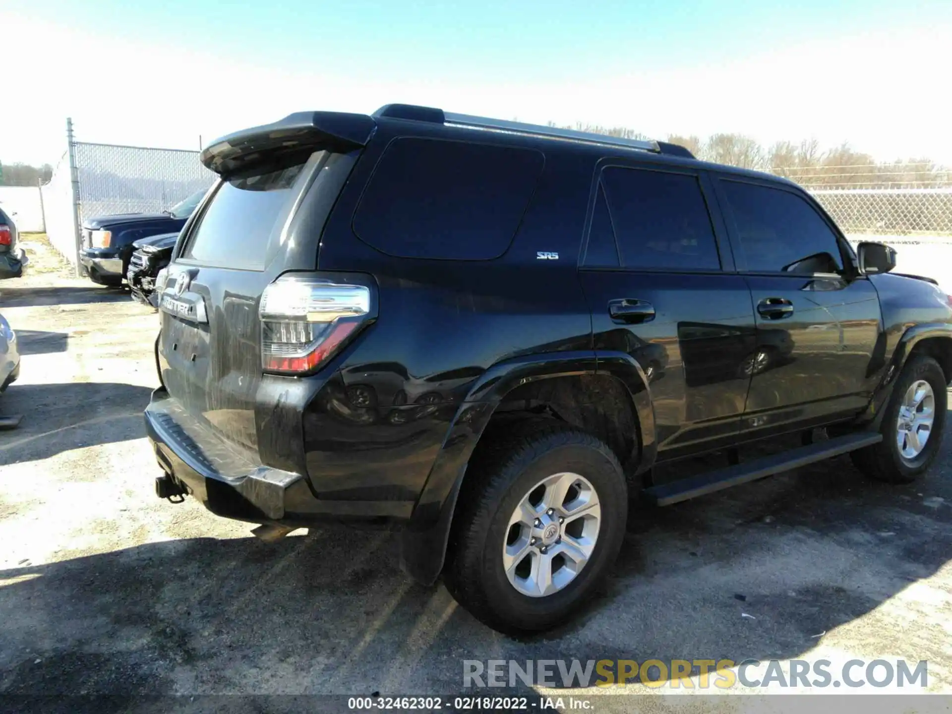 4 Фотография поврежденного автомобиля JTEBU5JR6K5669236 TOYOTA 4RUNNER 2019