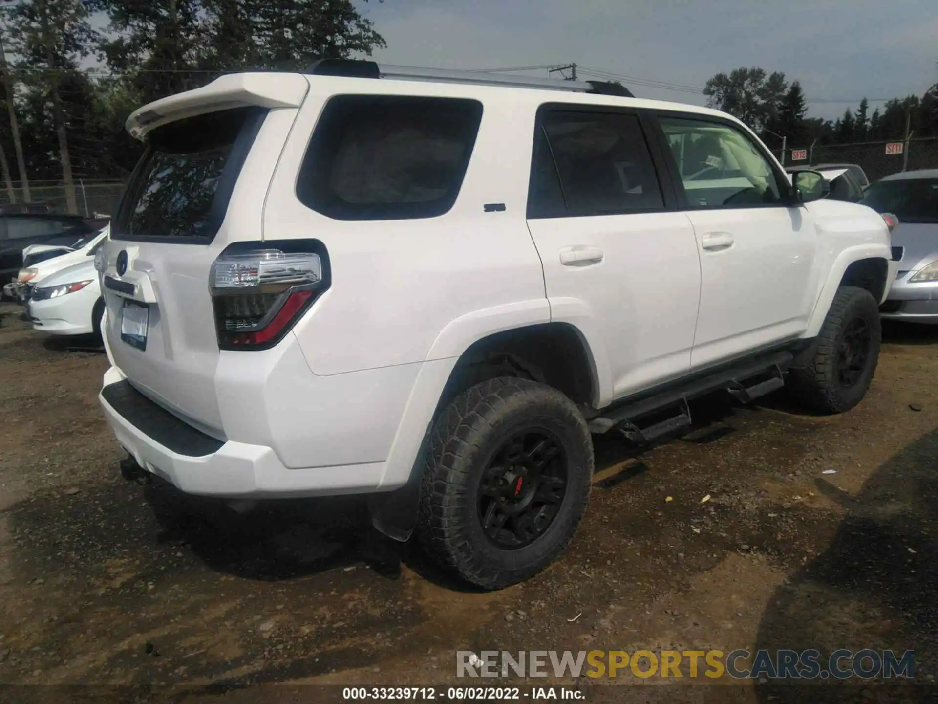 4 Фотография поврежденного автомобиля JTEBU5JR6K5674713 TOYOTA 4RUNNER 2019