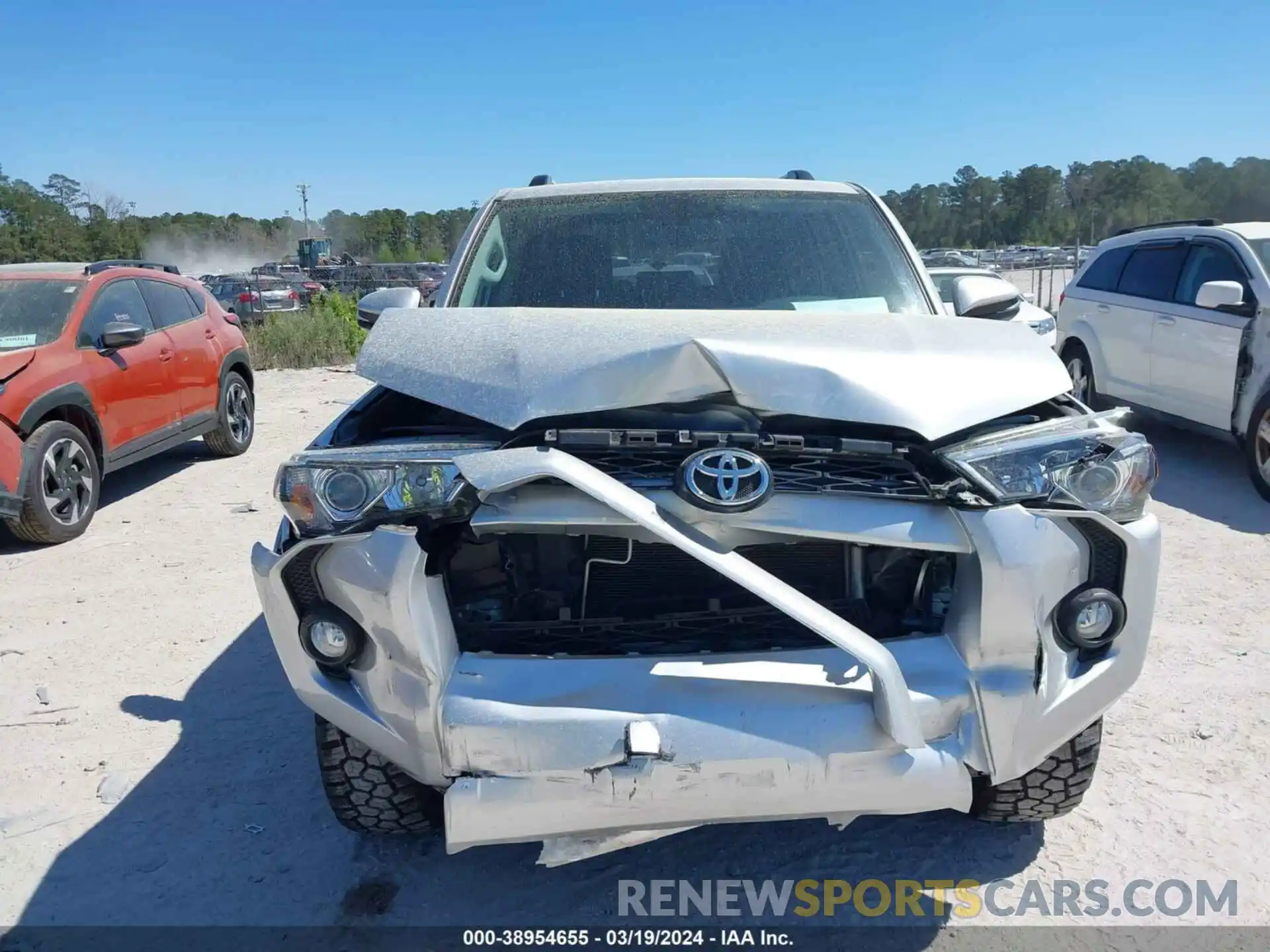 12 Photograph of a damaged car JTEBU5JR6K5681063 TOYOTA 4RUNNER 2019