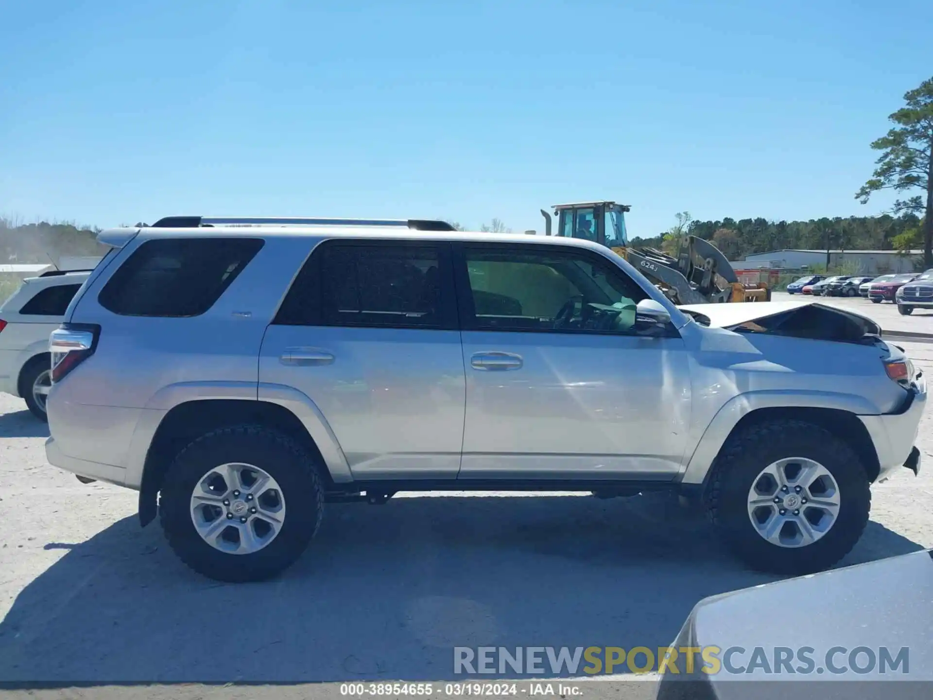 13 Photograph of a damaged car JTEBU5JR6K5681063 TOYOTA 4RUNNER 2019