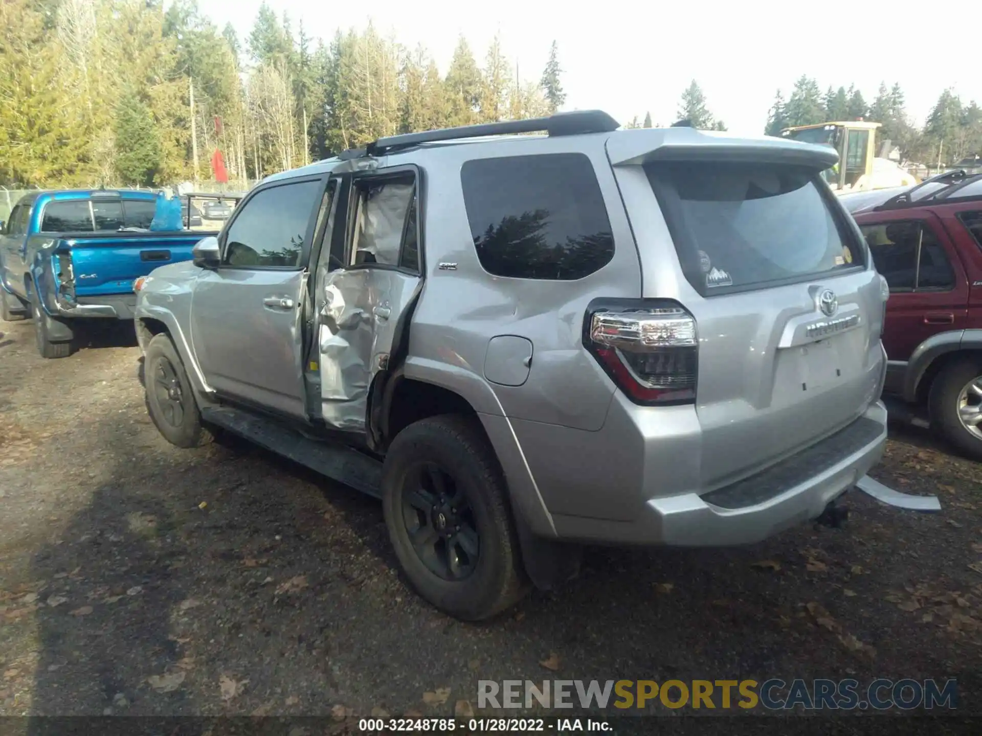 3 Фотография поврежденного автомобиля JTEBU5JR6K5682441 TOYOTA 4RUNNER 2019