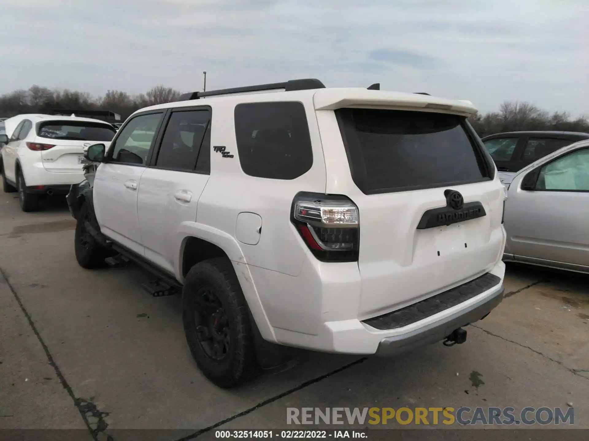 3 Фотография поврежденного автомобиля JTEBU5JR6K5693911 TOYOTA 4RUNNER 2019