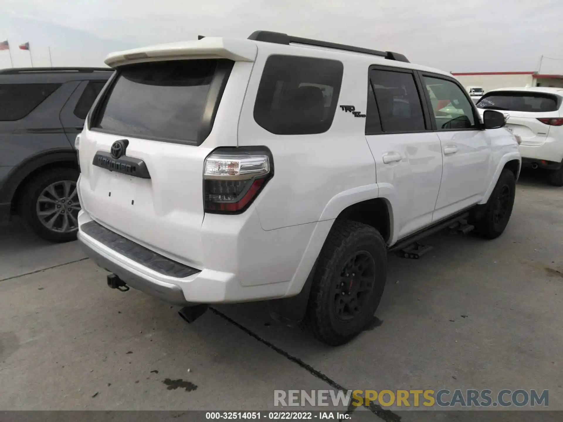 4 Фотография поврежденного автомобиля JTEBU5JR6K5693911 TOYOTA 4RUNNER 2019