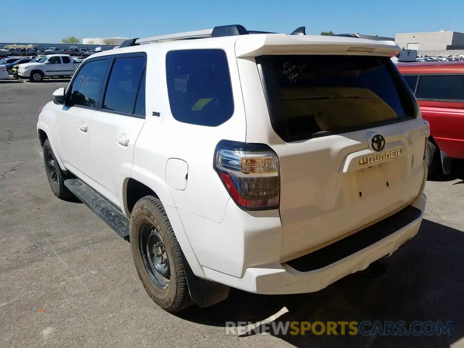 3 Фотография поврежденного автомобиля JTEBU5JR6K5700758 TOYOTA 4RUNNER 2019