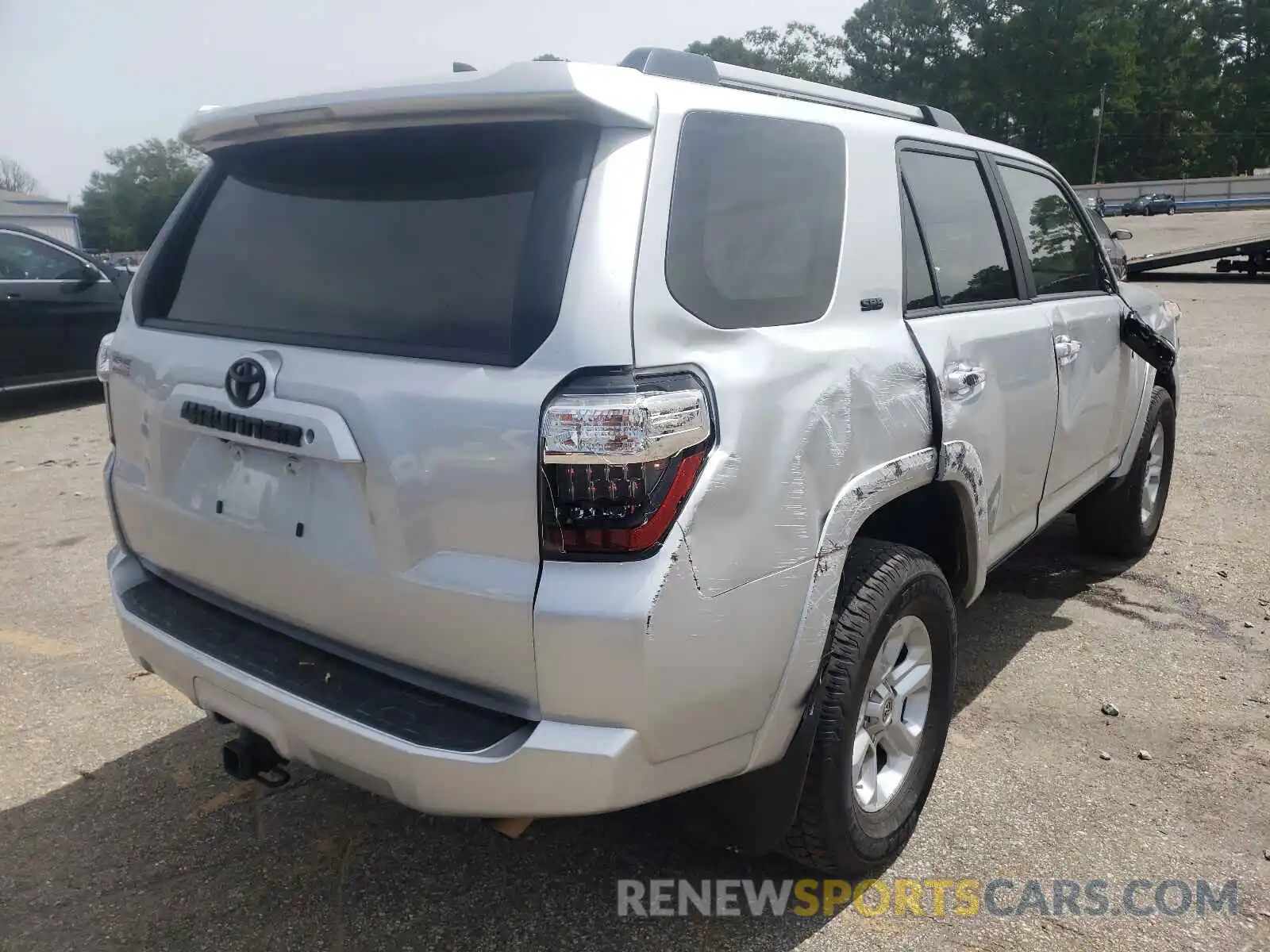 4 Photograph of a damaged car JTEBU5JR6K5702574 TOYOTA 4RUNNER 2019