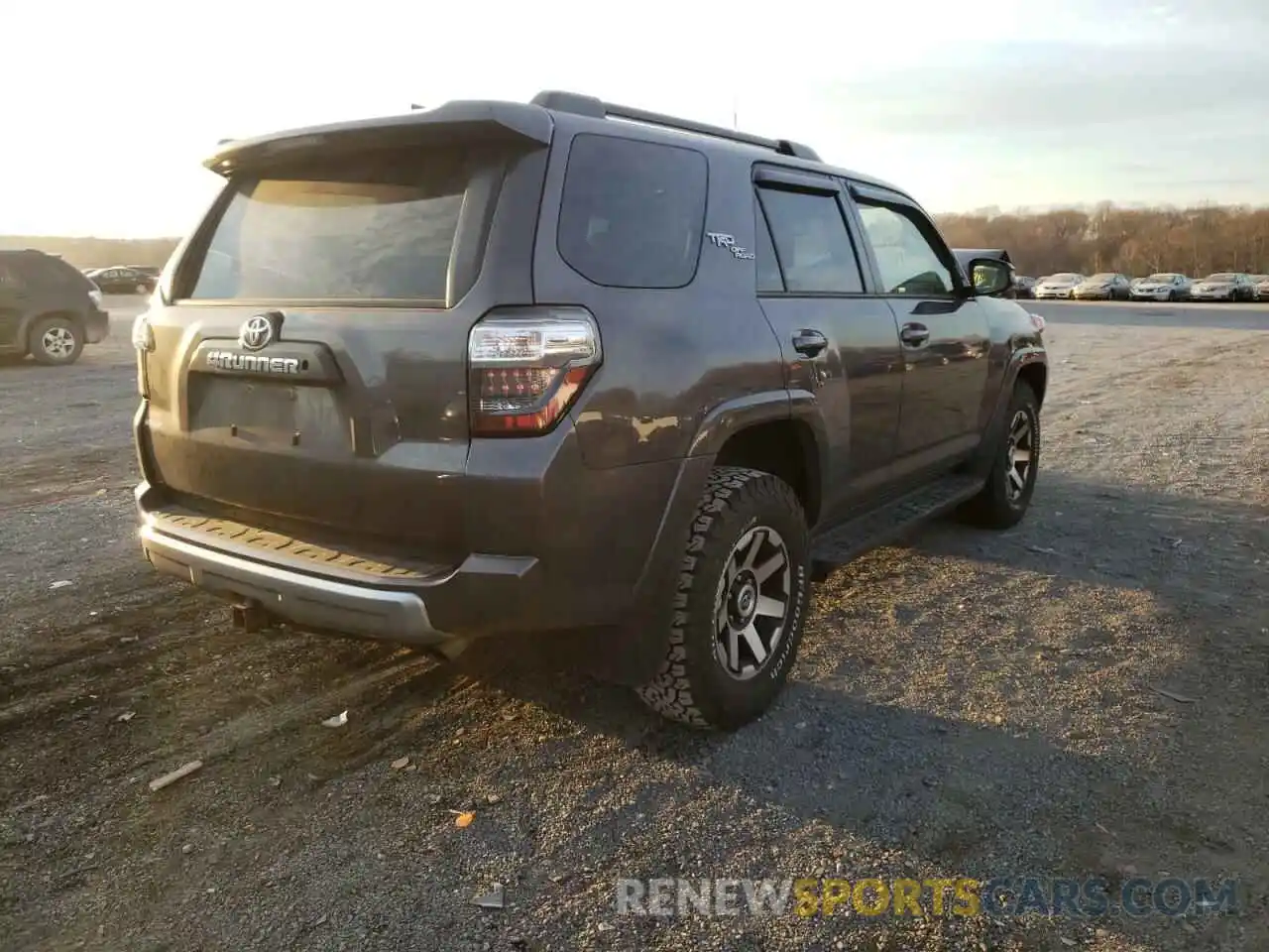 4 Photograph of a damaged car JTEBU5JR6K5702719 TOYOTA 4RUNNER 2019