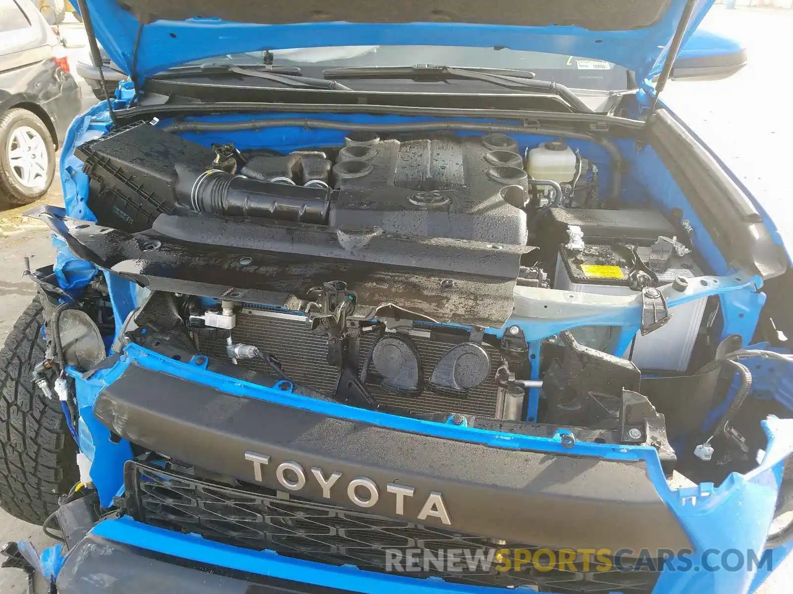 7 Photograph of a damaged car JTEBU5JR6K5704180 TOYOTA 4RUNNER 2019