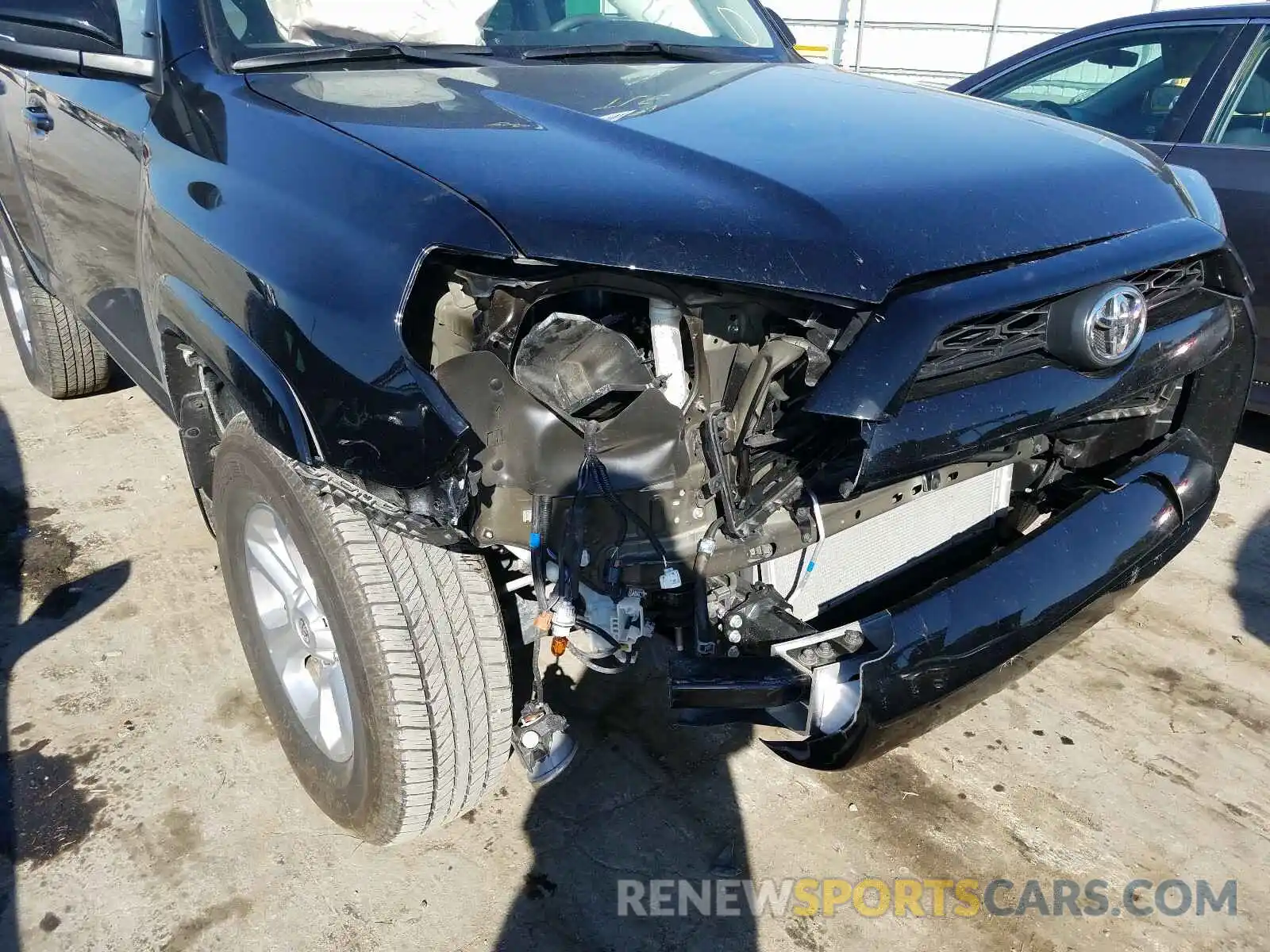 9 Photograph of a damaged car JTEBU5JR6K5704986 TOYOTA 4RUNNER 2019