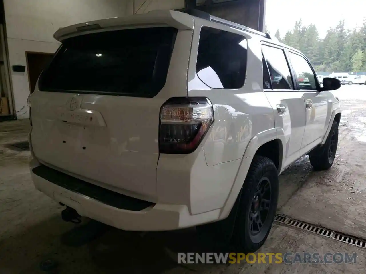 4 Фотография поврежденного автомобиля JTEBU5JR6K5705703 TOYOTA 4RUNNER 2019