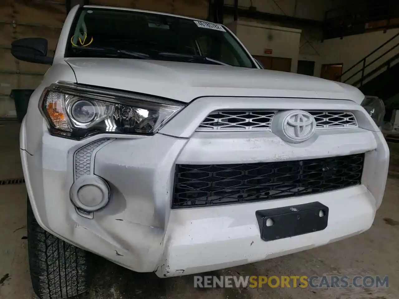 9 Photograph of a damaged car JTEBU5JR6K5705703 TOYOTA 4RUNNER 2019