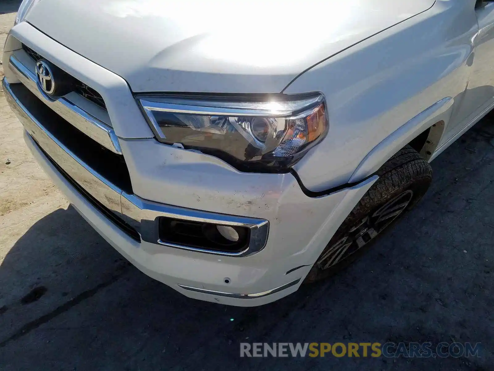 9 Photograph of a damaged car JTEBU5JR6K5706642 TOYOTA 4RUNNER 2019