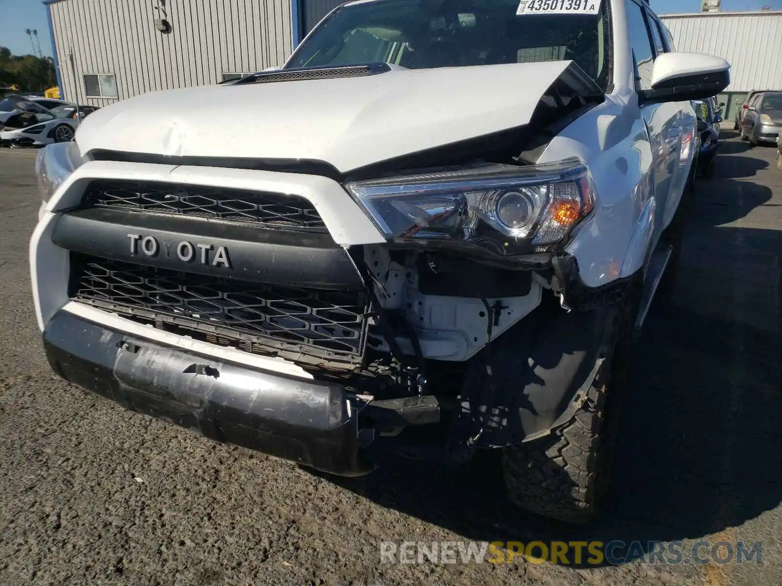 9 Photograph of a damaged car JTEBU5JR6K5709489 TOYOTA 4RUNNER 2019