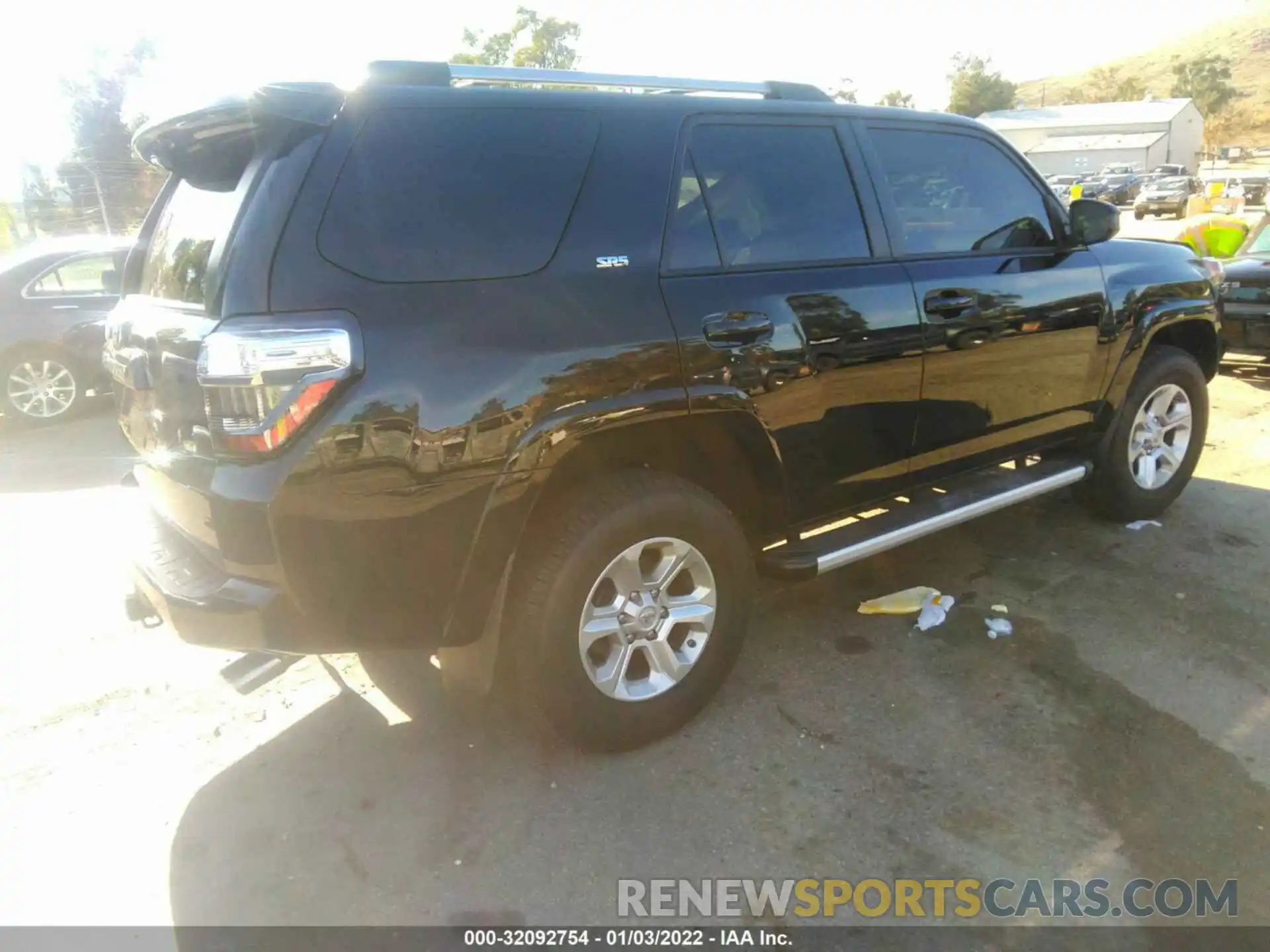 4 Photograph of a damaged car JTEBU5JR6K5718936 TOYOTA 4RUNNER 2019