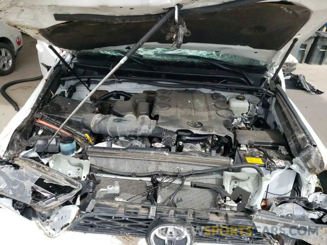 7 Photograph of a damaged car JTEBU5JR6K5723103 TOYOTA 4RUNNER 2019