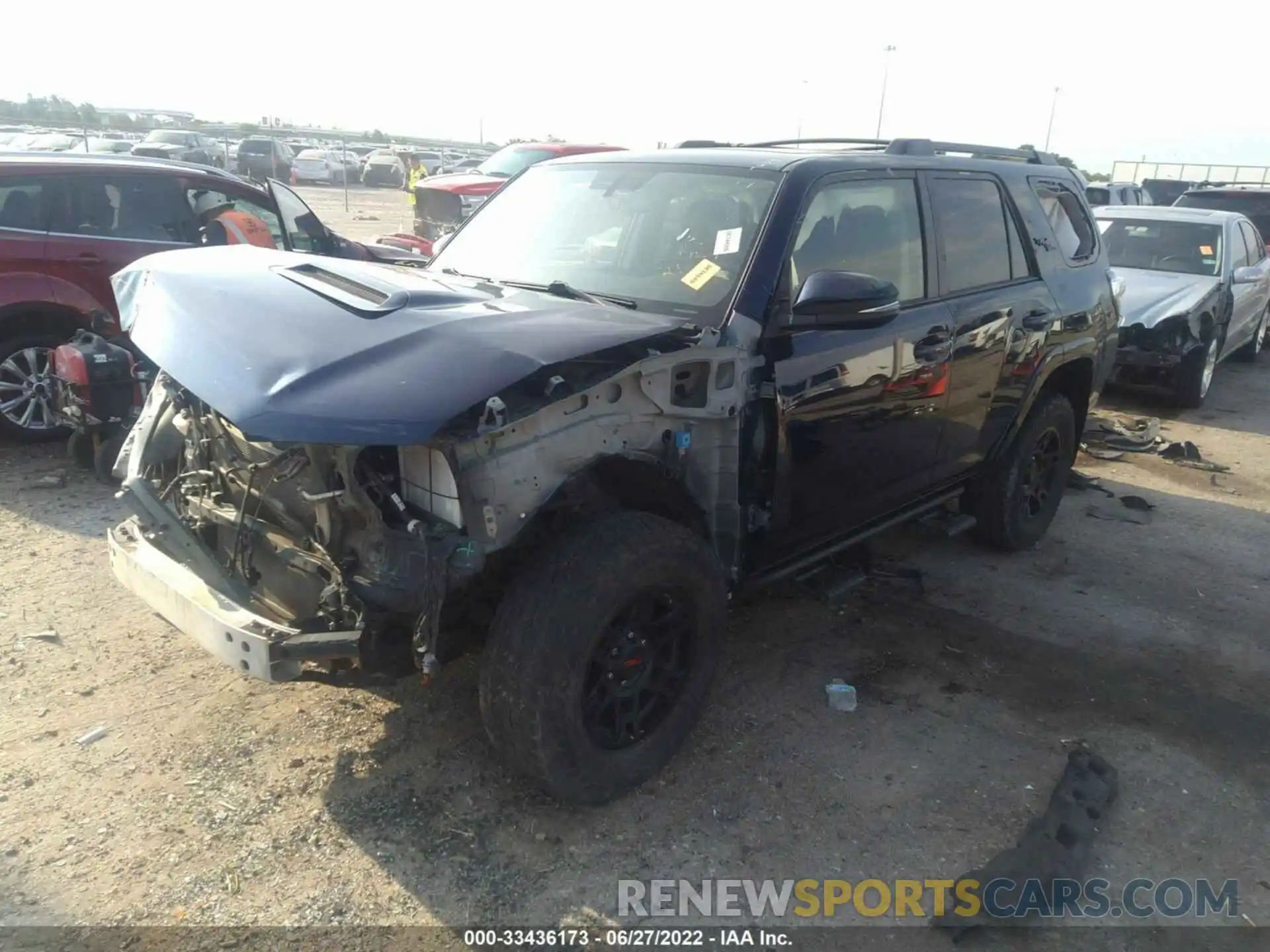 2 Фотография поврежденного автомобиля JTEBU5JR6K5723165 TOYOTA 4RUNNER 2019