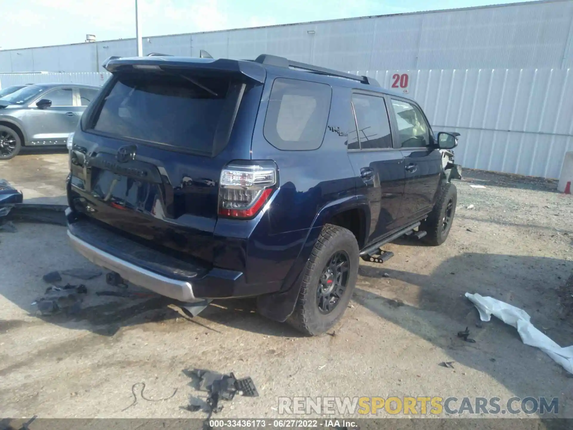 4 Фотография поврежденного автомобиля JTEBU5JR6K5723165 TOYOTA 4RUNNER 2019