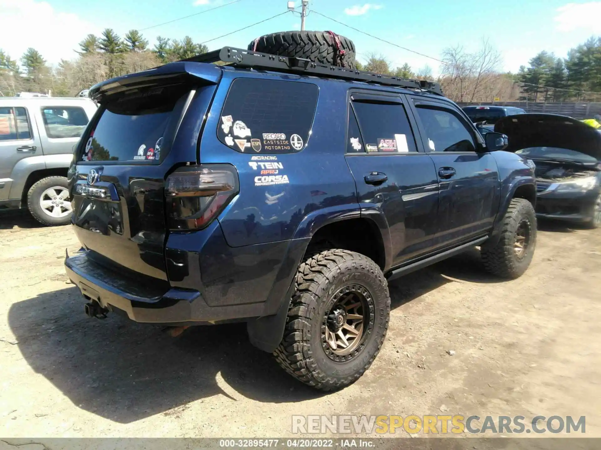 4 Фотография поврежденного автомобиля JTEBU5JR6K5728608 TOYOTA 4RUNNER 2019