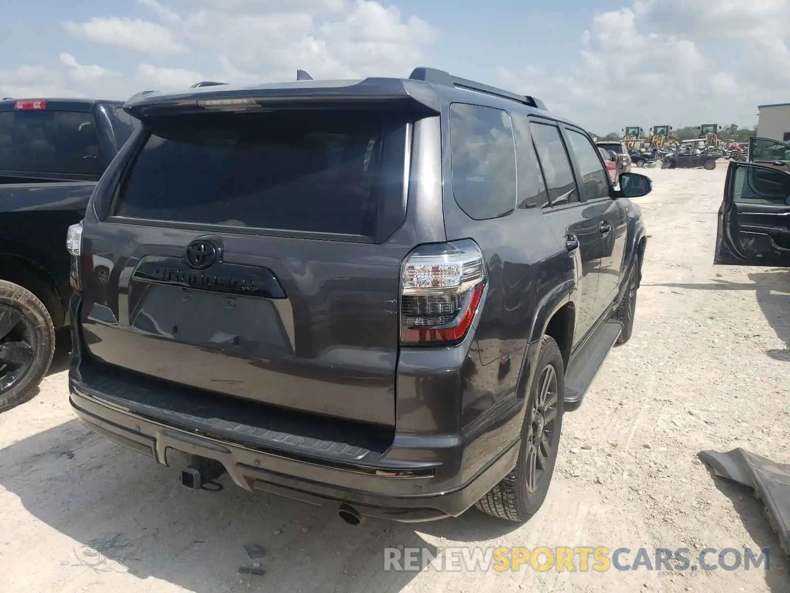 4 Фотография поврежденного автомобиля JTEBU5JR6K5732822 TOYOTA 4RUNNER 2019