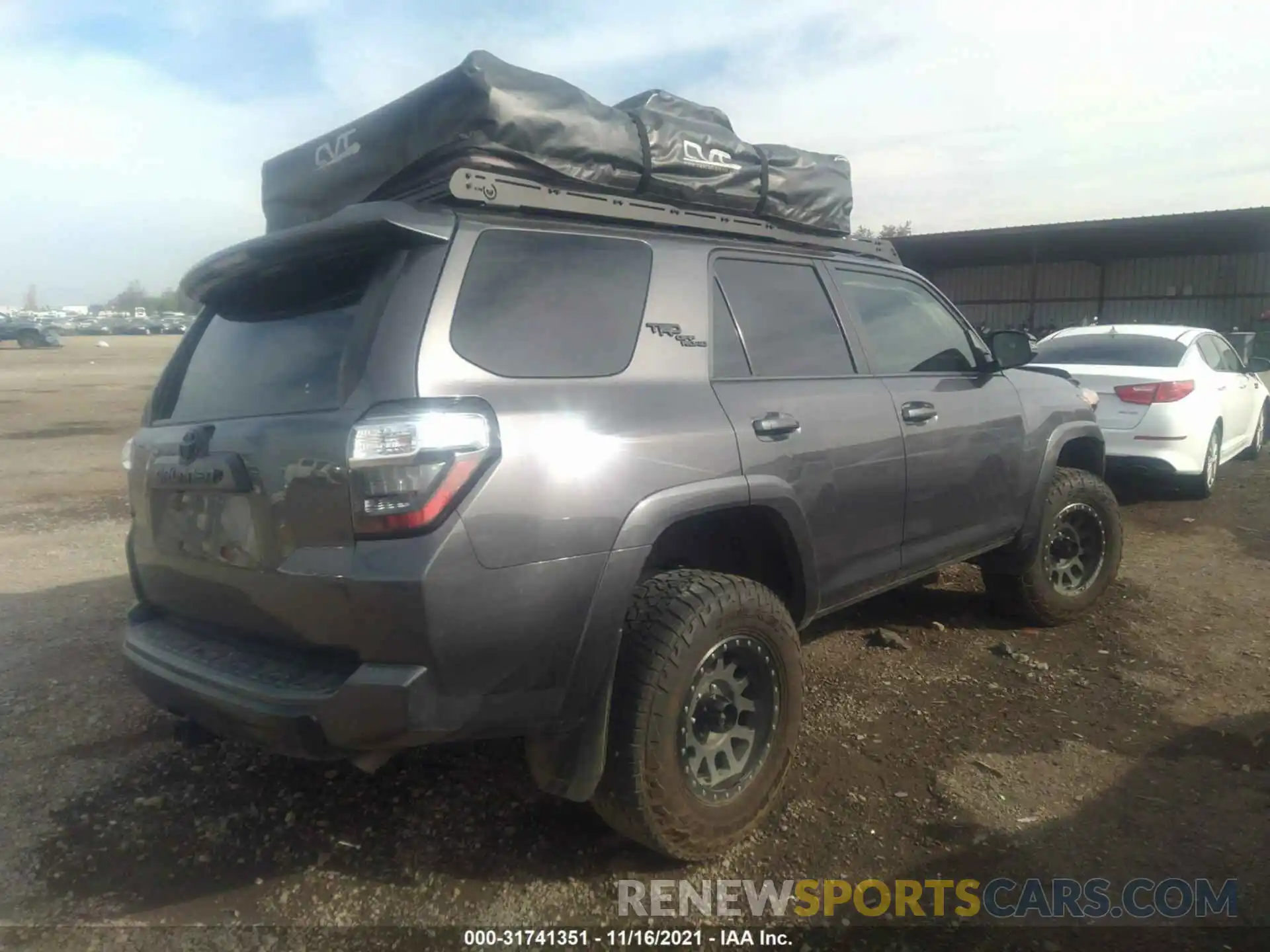 4 Фотография поврежденного автомобиля JTEBU5JR6K5734537 TOYOTA 4RUNNER 2019