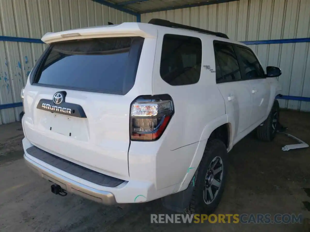 4 Фотография поврежденного автомобиля JTEBU5JR6K5737423 TOYOTA 4RUNNER 2019