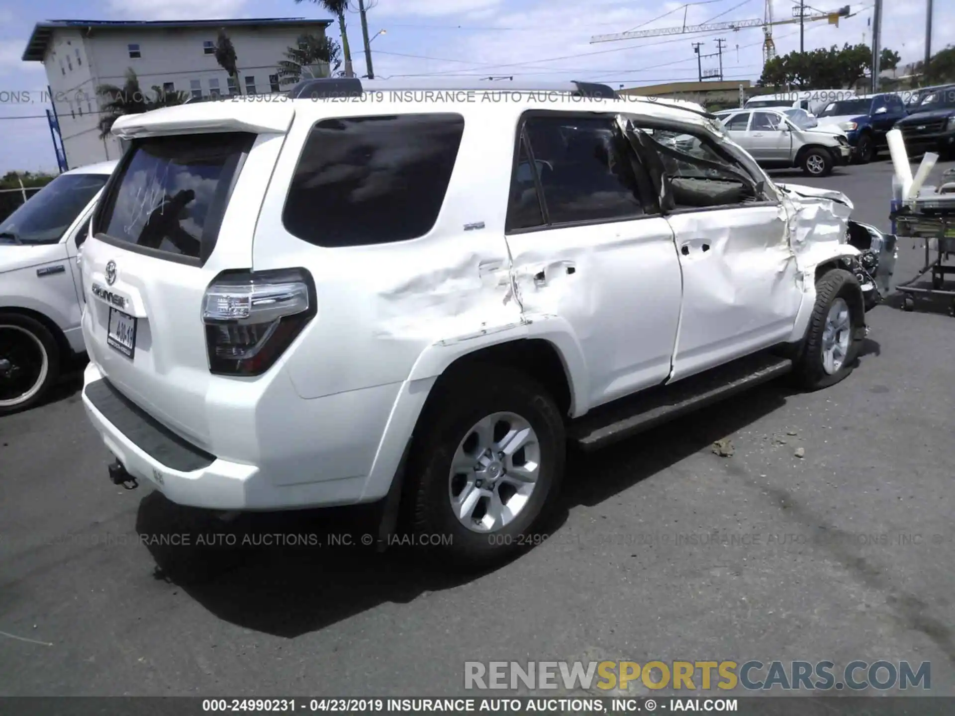 4 Photograph of a damaged car JTEBU5JR7K5611720 TOYOTA 4RUNNER 2019