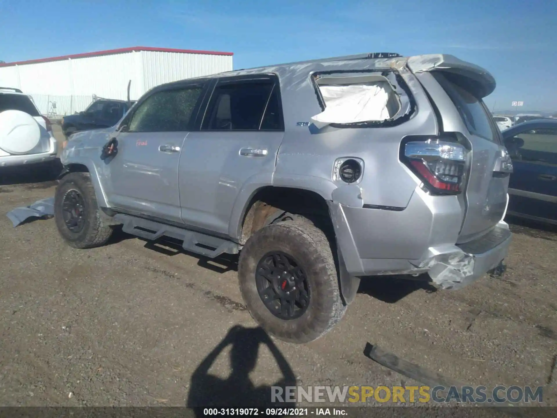 3 Фотография поврежденного автомобиля JTEBU5JR7K5623477 TOYOTA 4RUNNER 2019